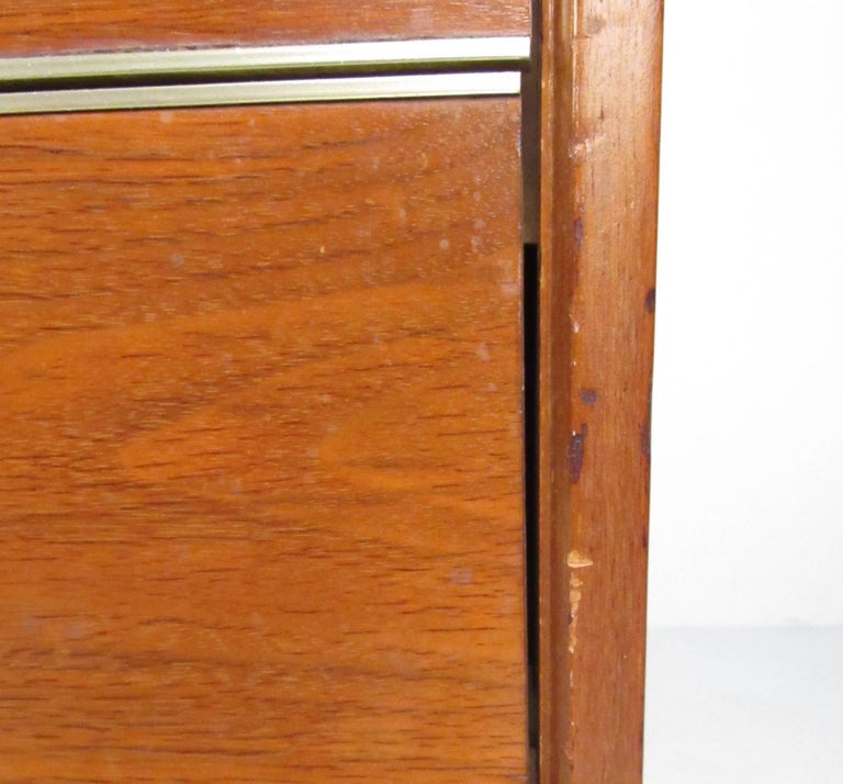 Striking Vintage Modern Walnut Bedroom Dressers For Sale at 1stDibs