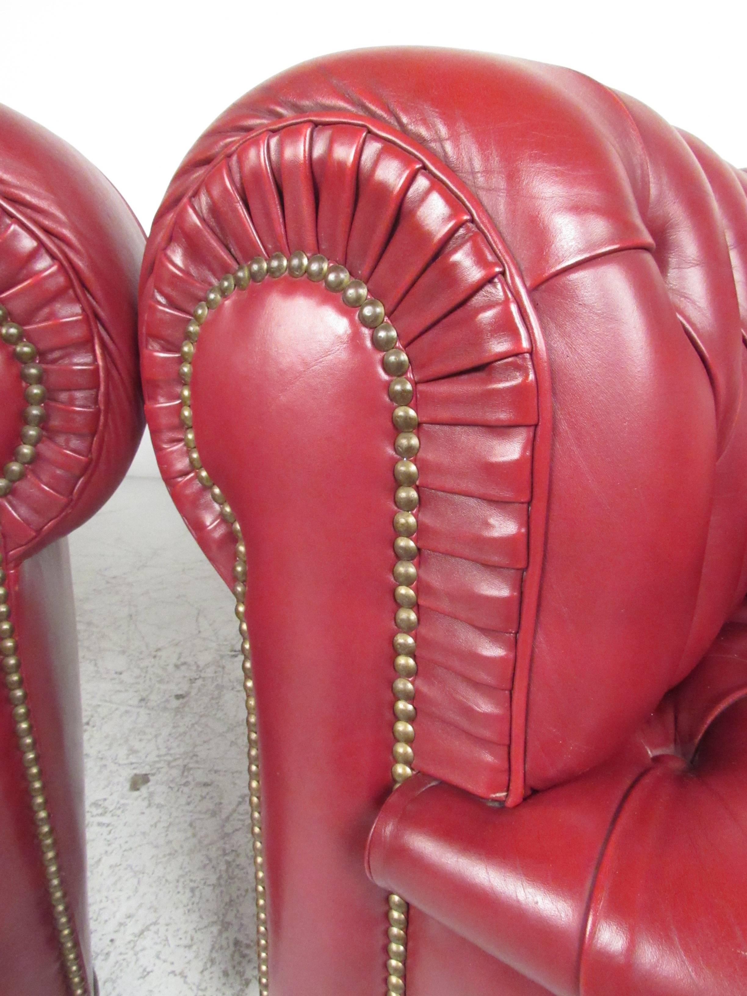 Fin du 20e siècle Paire de fauteuils club Chesterfield vintage en cuir en vente