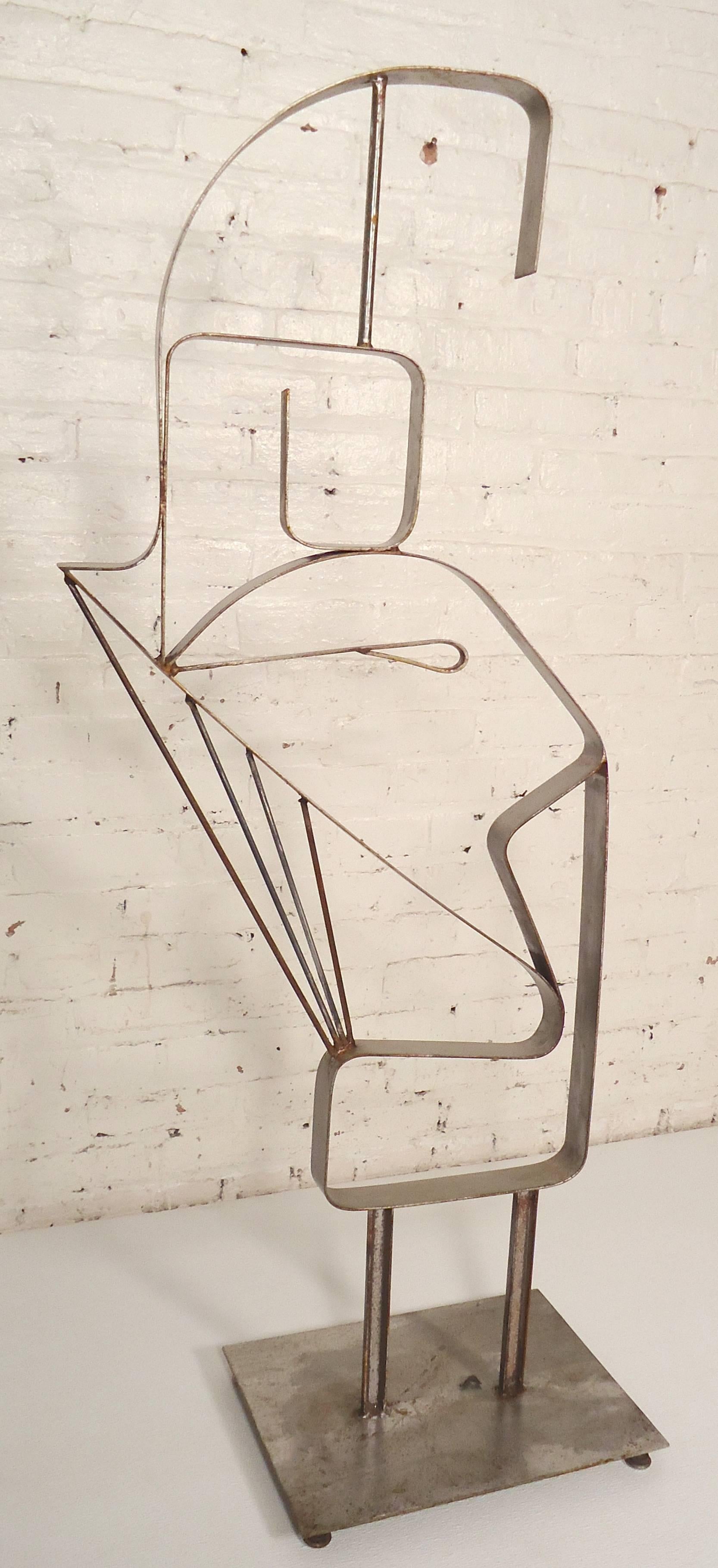 Unusual artwork made of metal, with an abstract design. Great decoration for indoor or outdoor use.

(Please confirm item location NY or NJ with dealer).
       