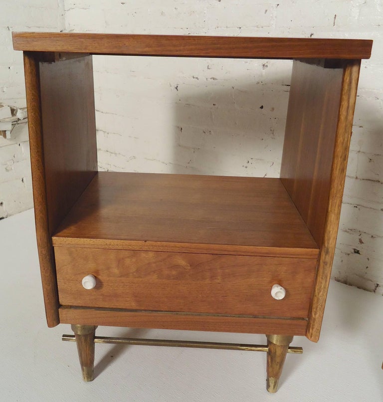 MidCentury Modern Bedside Tables at 1stDibs