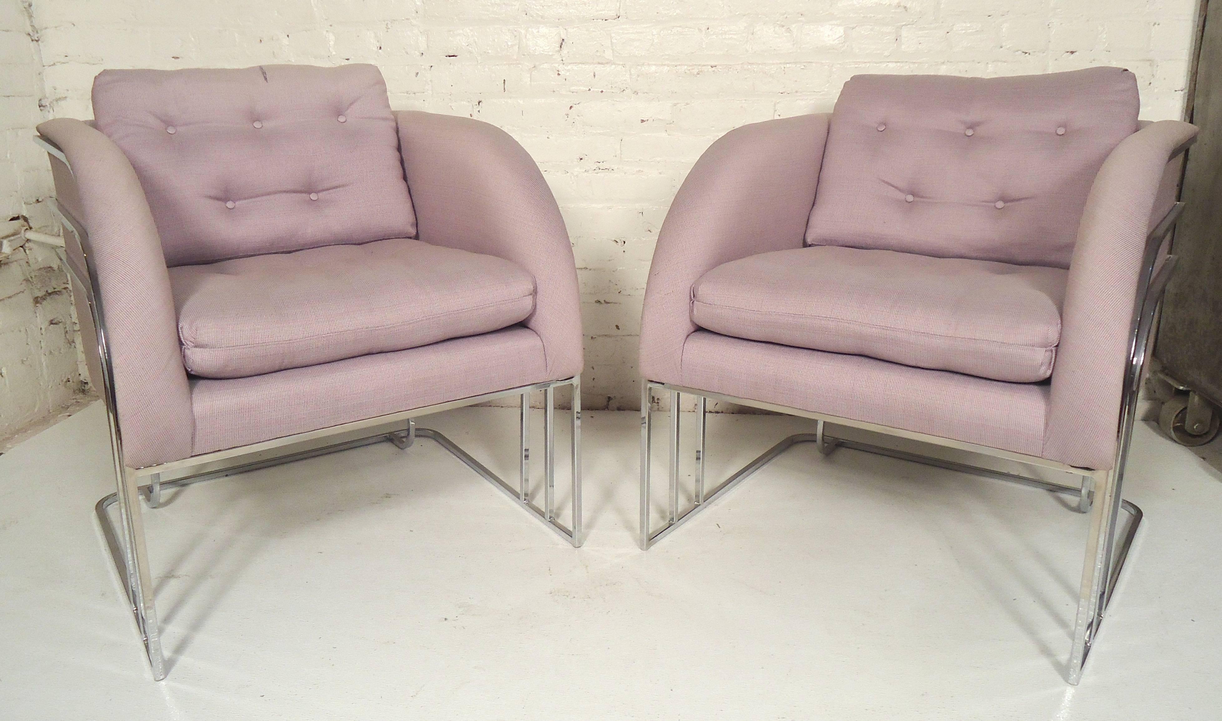Fantastic polished Mid-Century Modern chairs George Mergenov for Weiman/Warren Lloyd. Great fan shape sides with a deco style design.

(Please confirm item location - NY or NJ - with dealer).