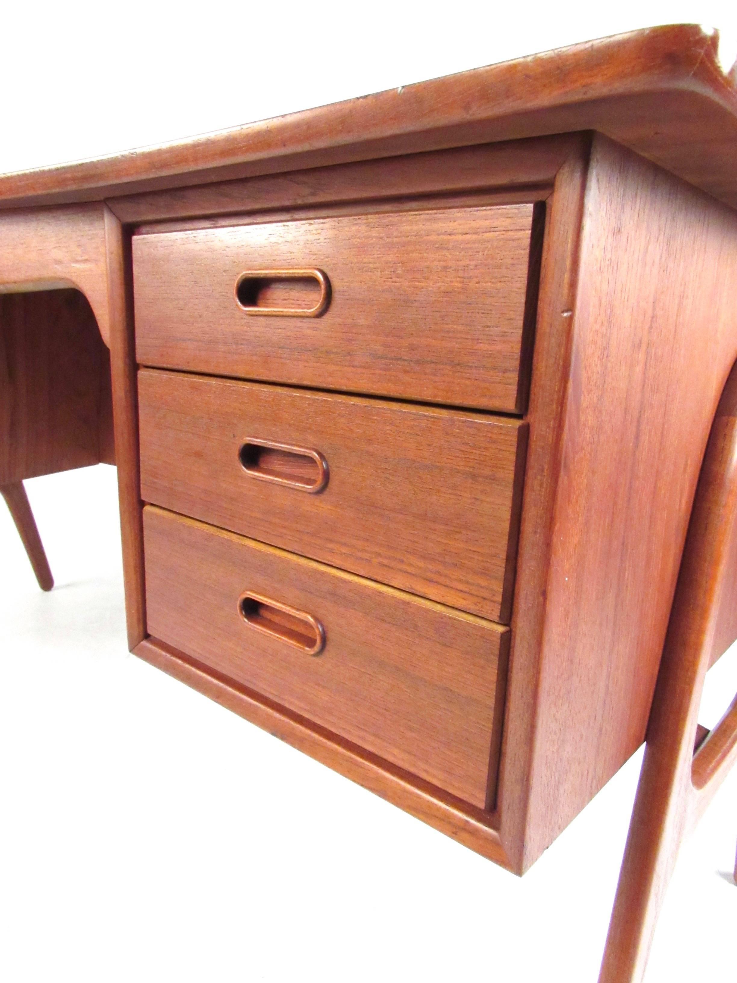 svend madsen desk