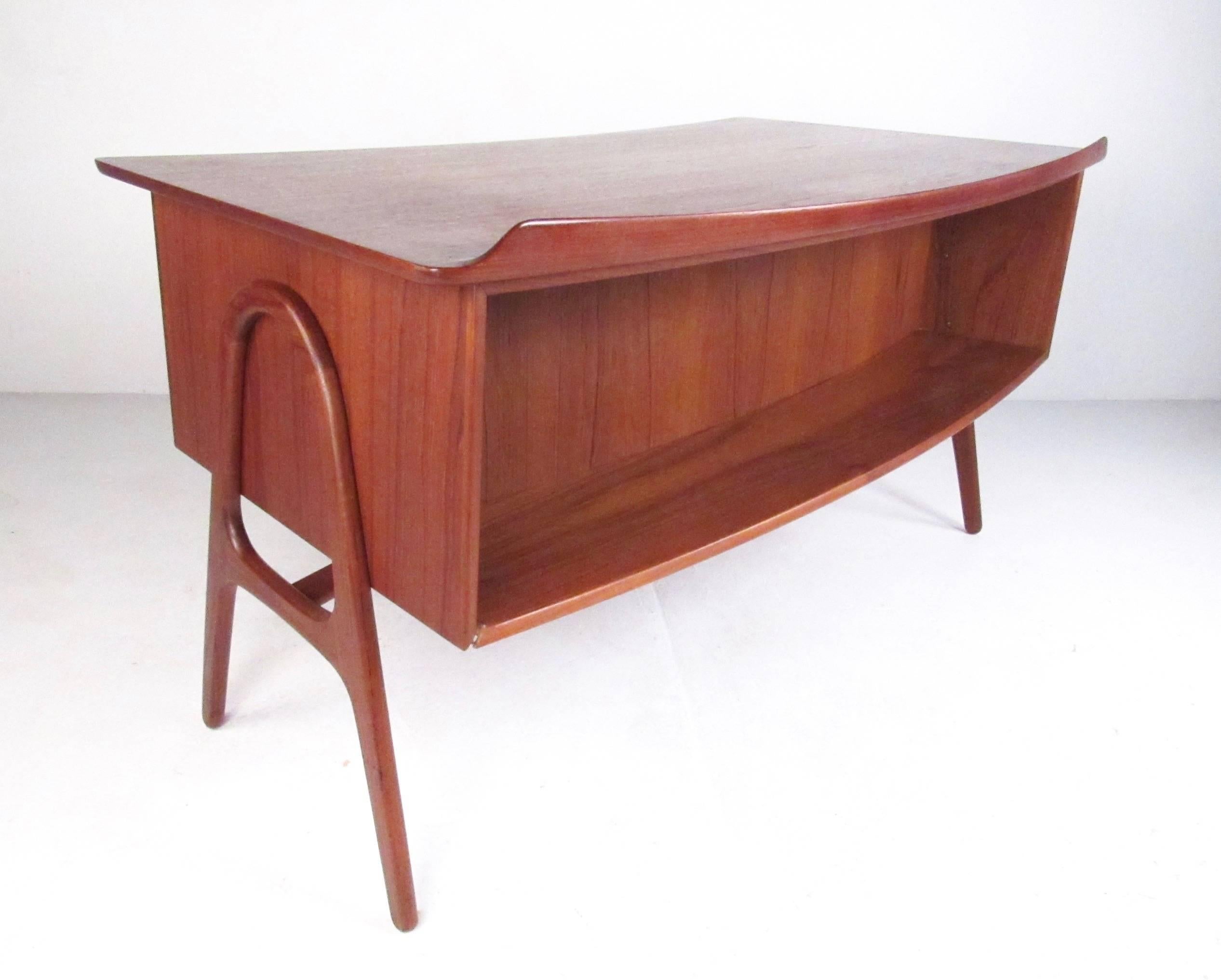 Svend Madsen Model SH 180 Teak Desk, Scandinavian Modern Design 1