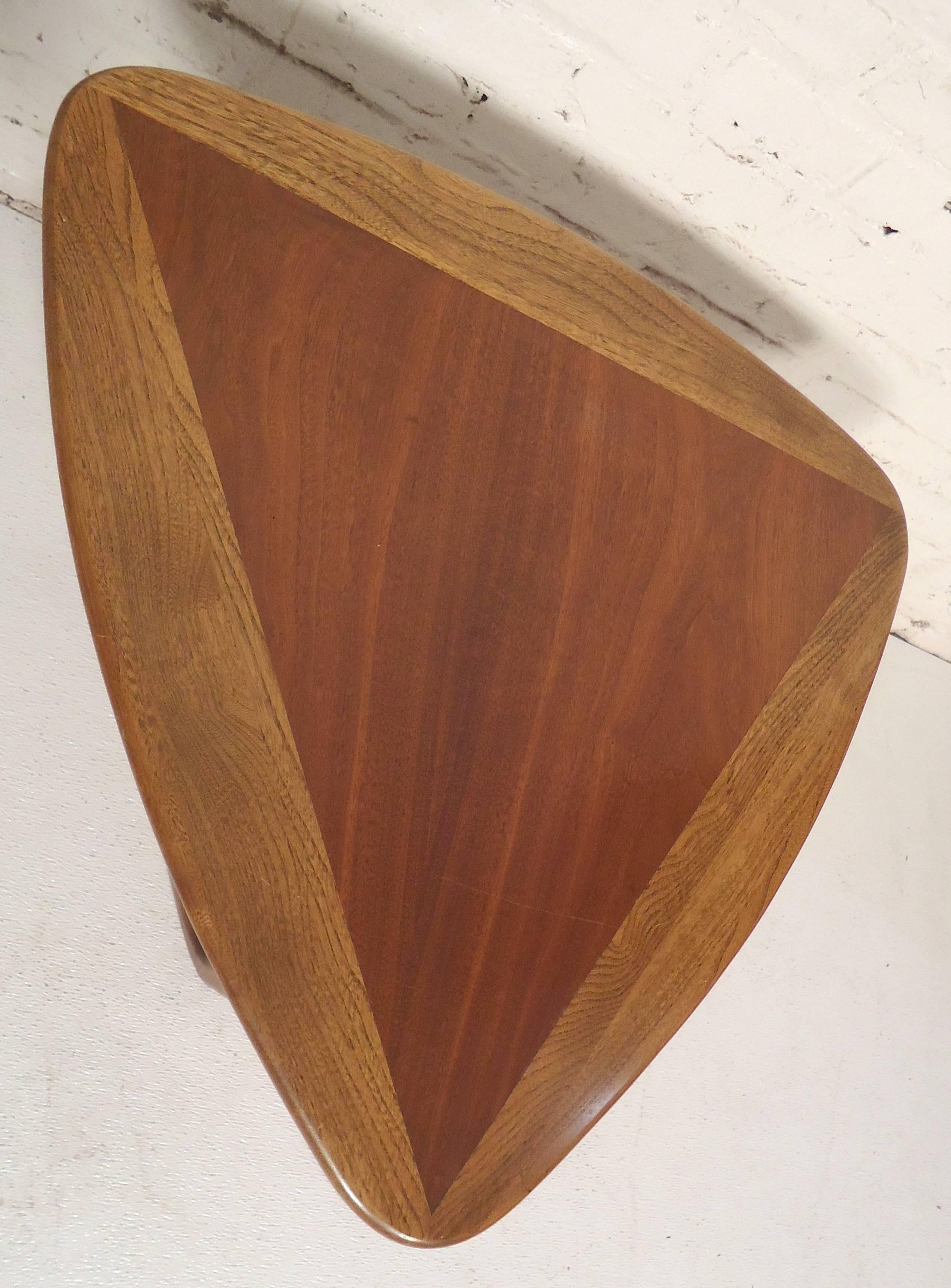 lane triangle table