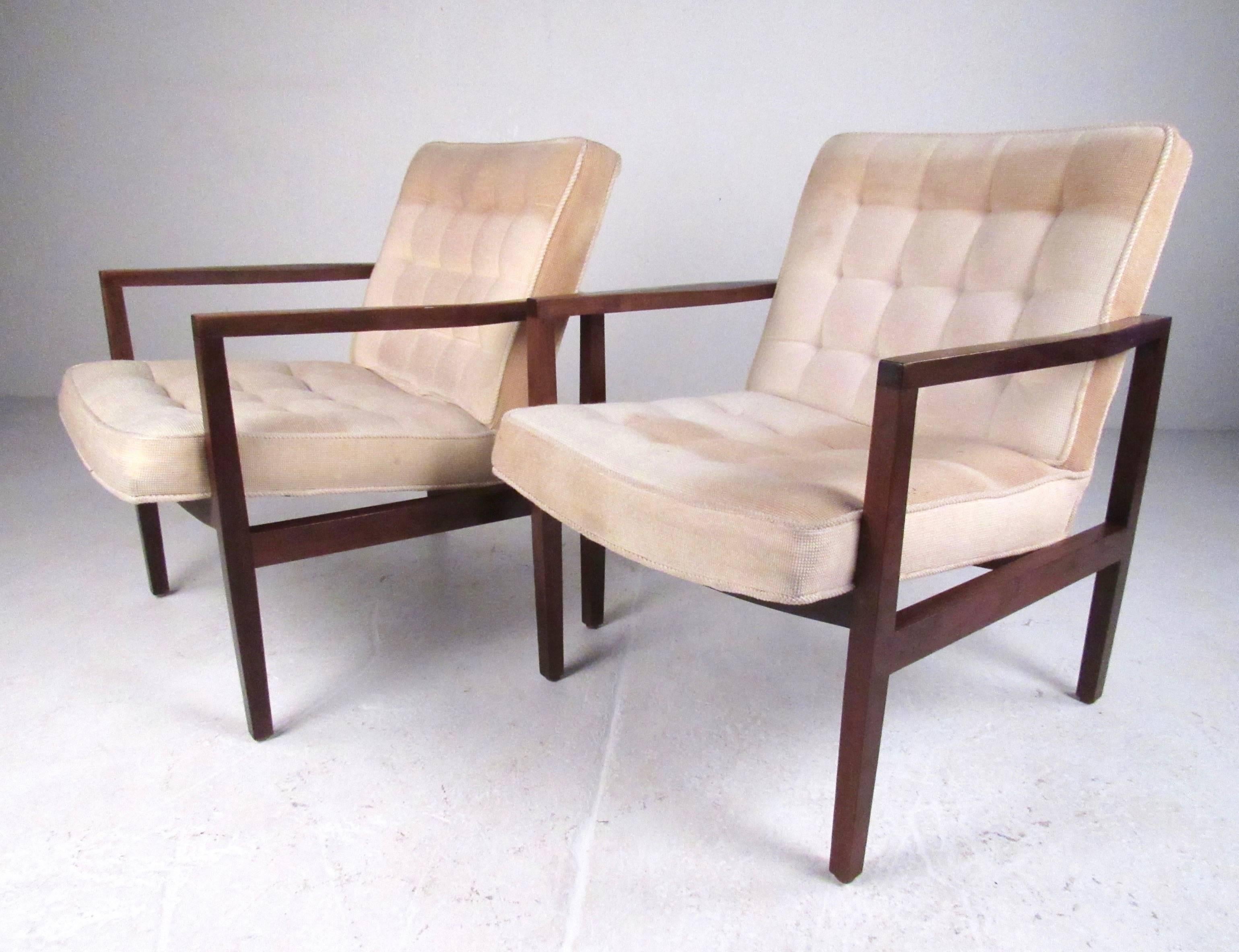 Mid-Century Modern Stylish Pair of Midcentury Knoll Style Lounge Chairs