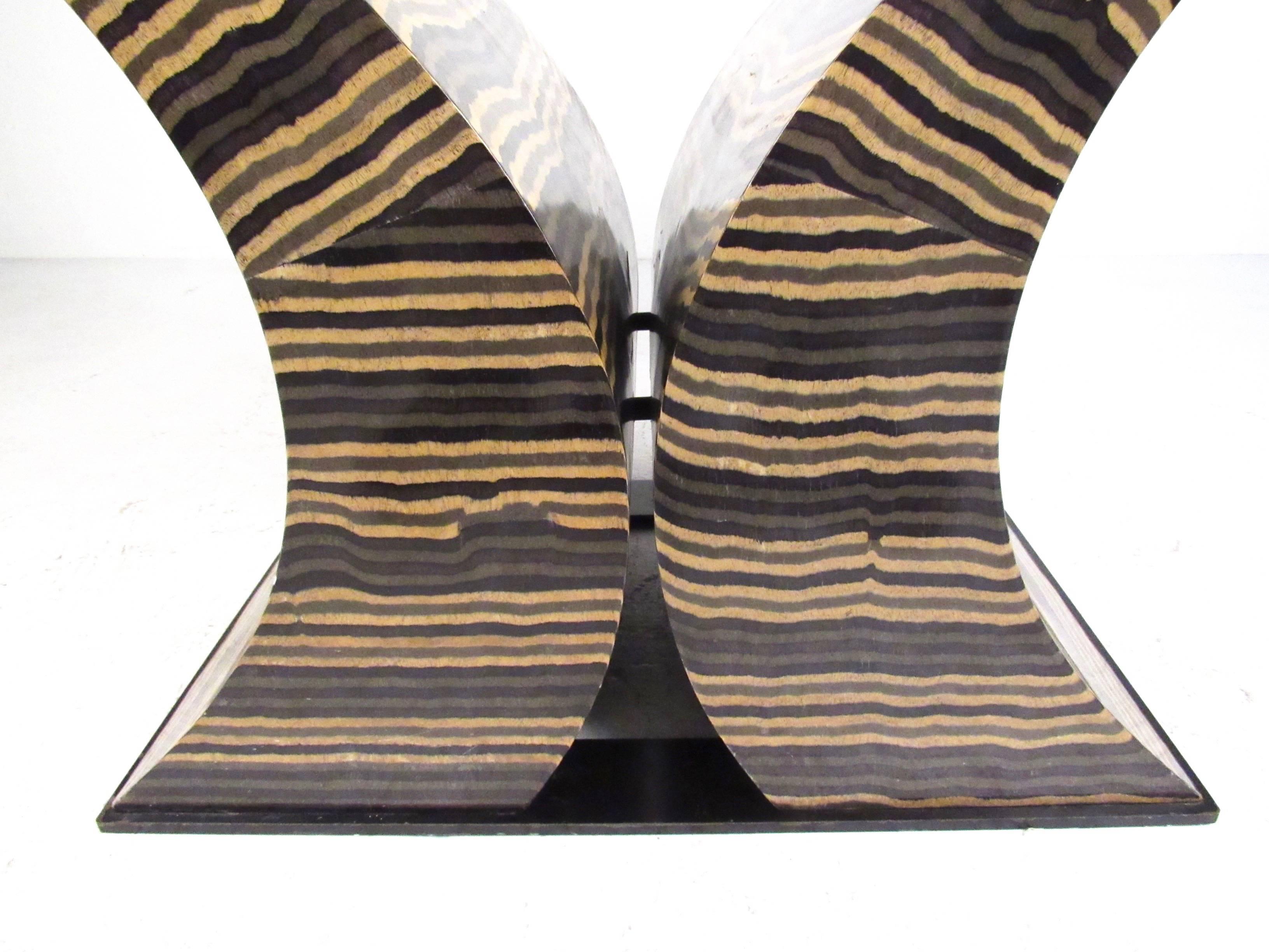 Modern Impressive Decorator Style Dining Table