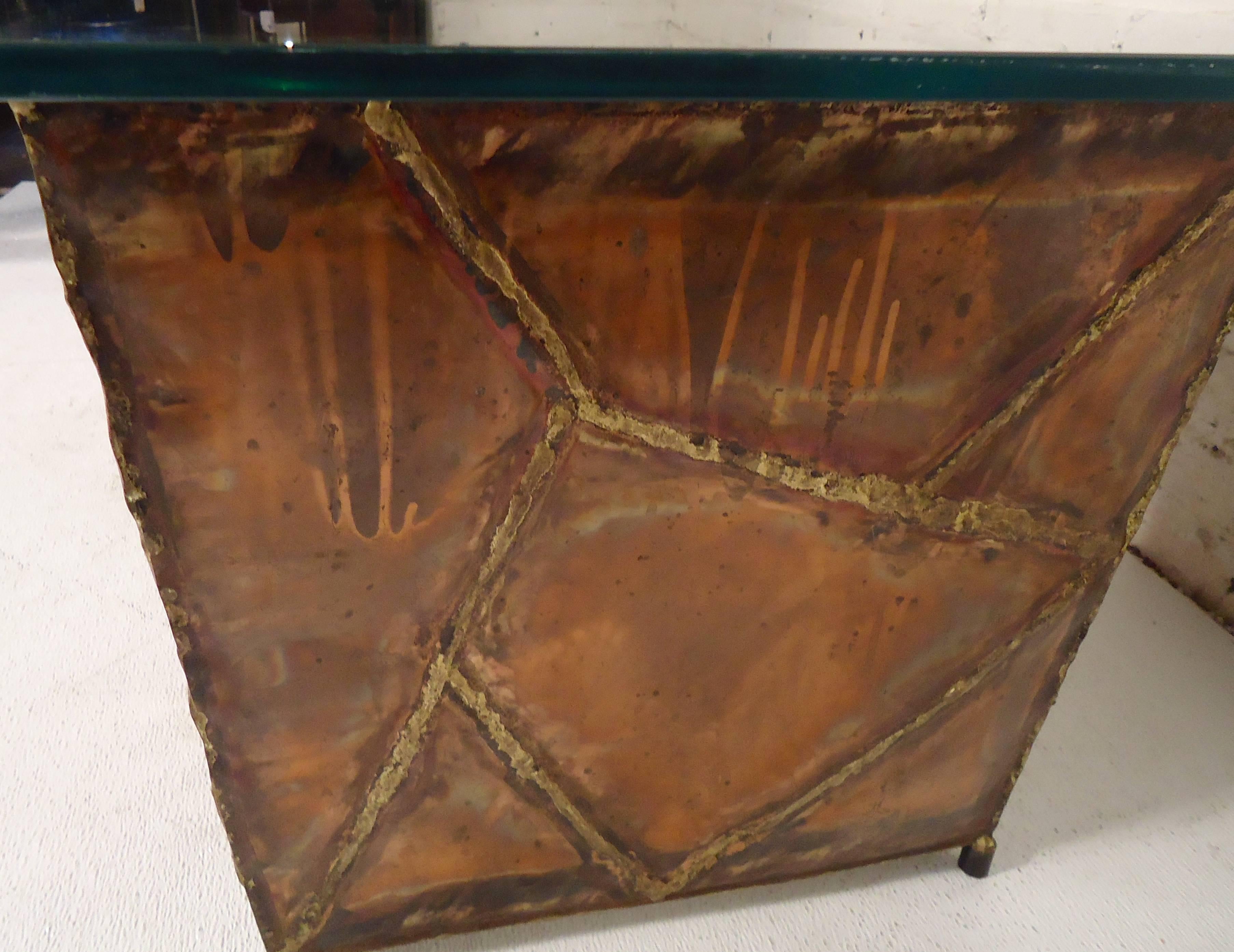 Copper Planters / Glass Side Tables For Sale 2