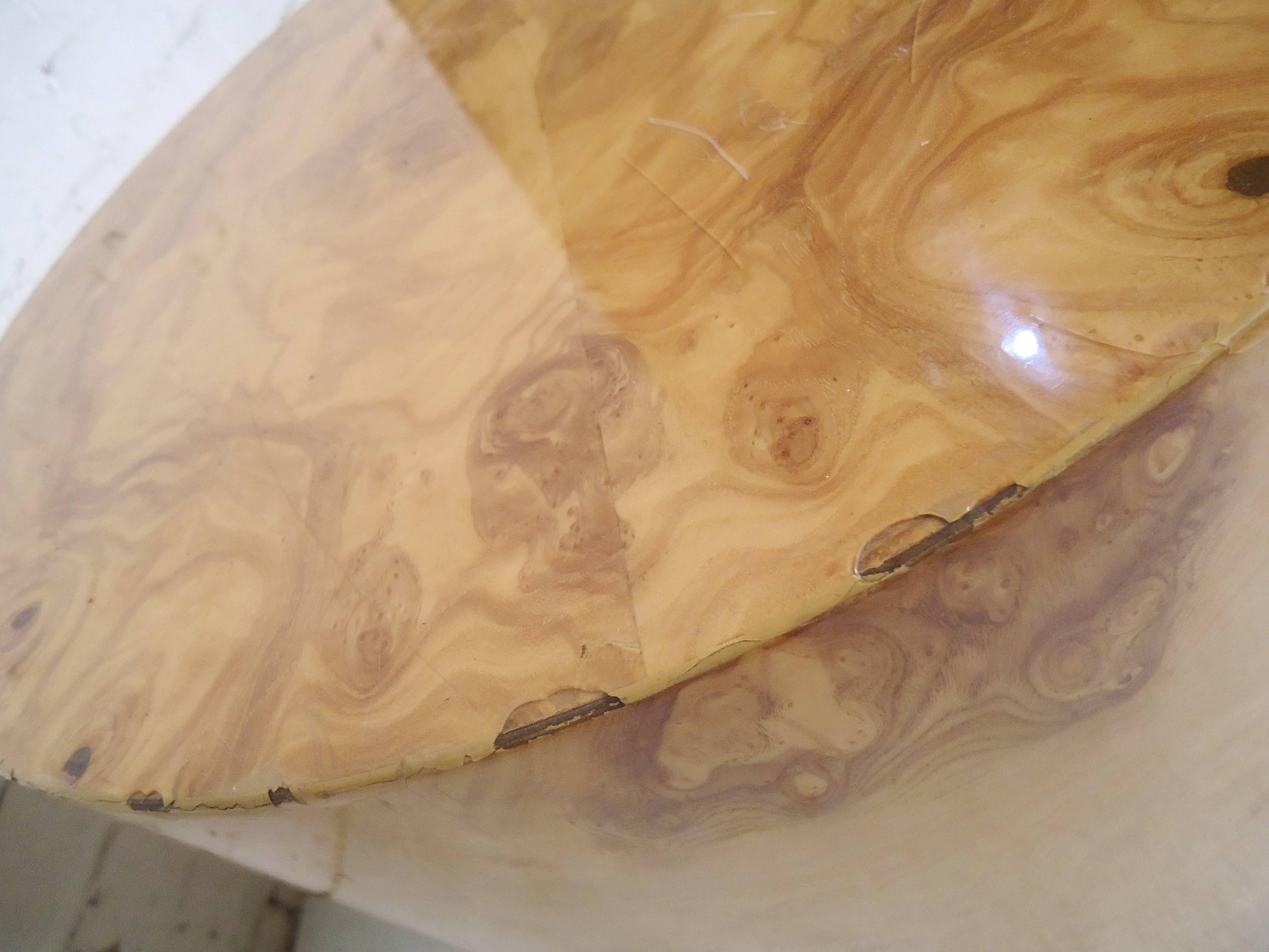 Beautiful table in bookend burl wood pattern. In the style of Milo Baughman.

(Please confirm item location, NY or NJ, with dealer)
 