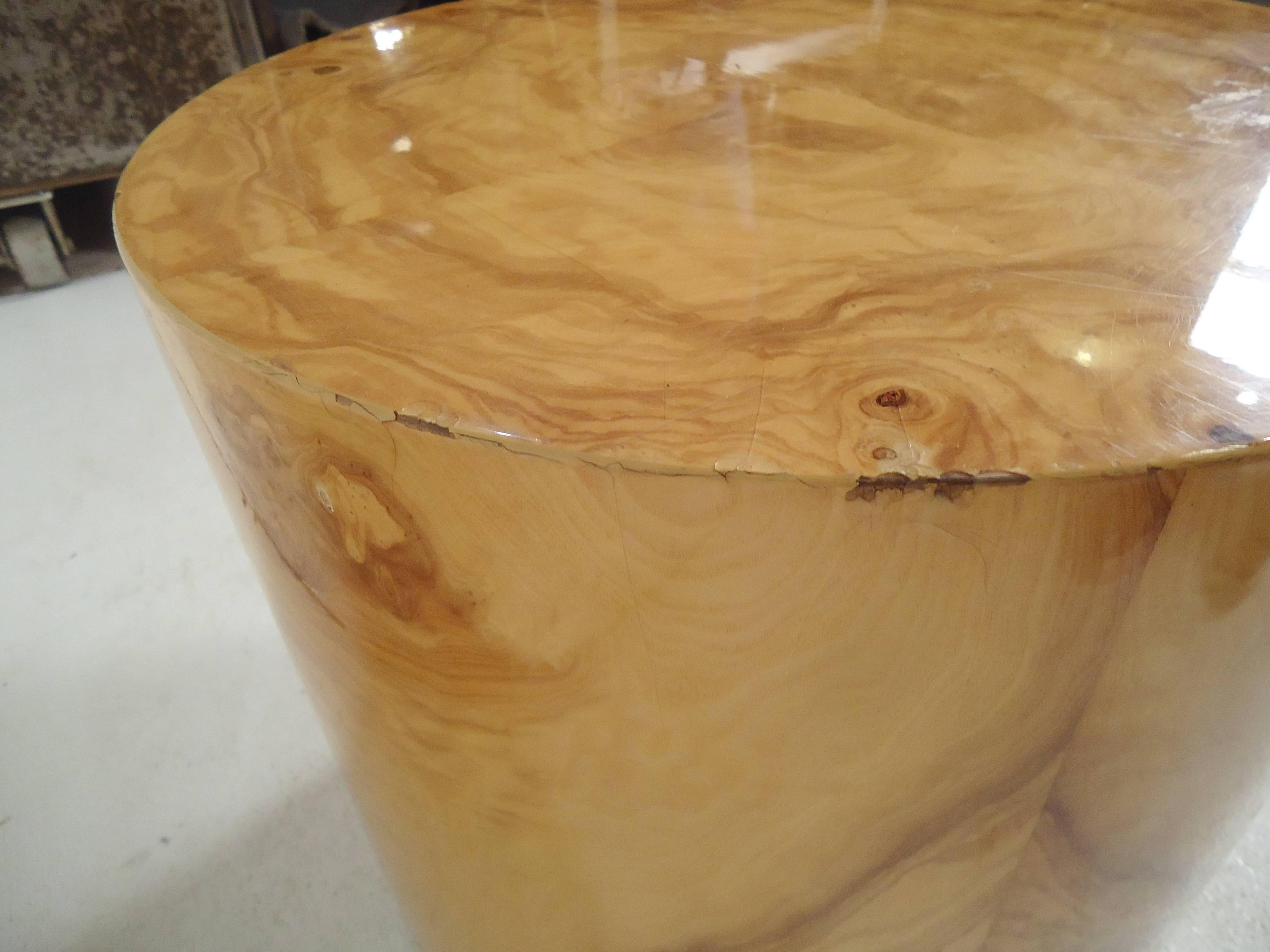 Burl Wood Round Pedestal Table In Good Condition In Brooklyn, NY