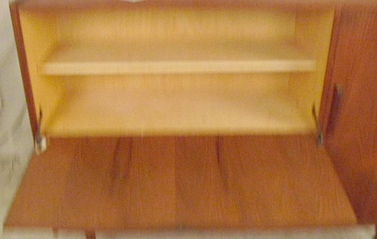 Danish Modern Teak Server In Good Condition In Brooklyn, NY