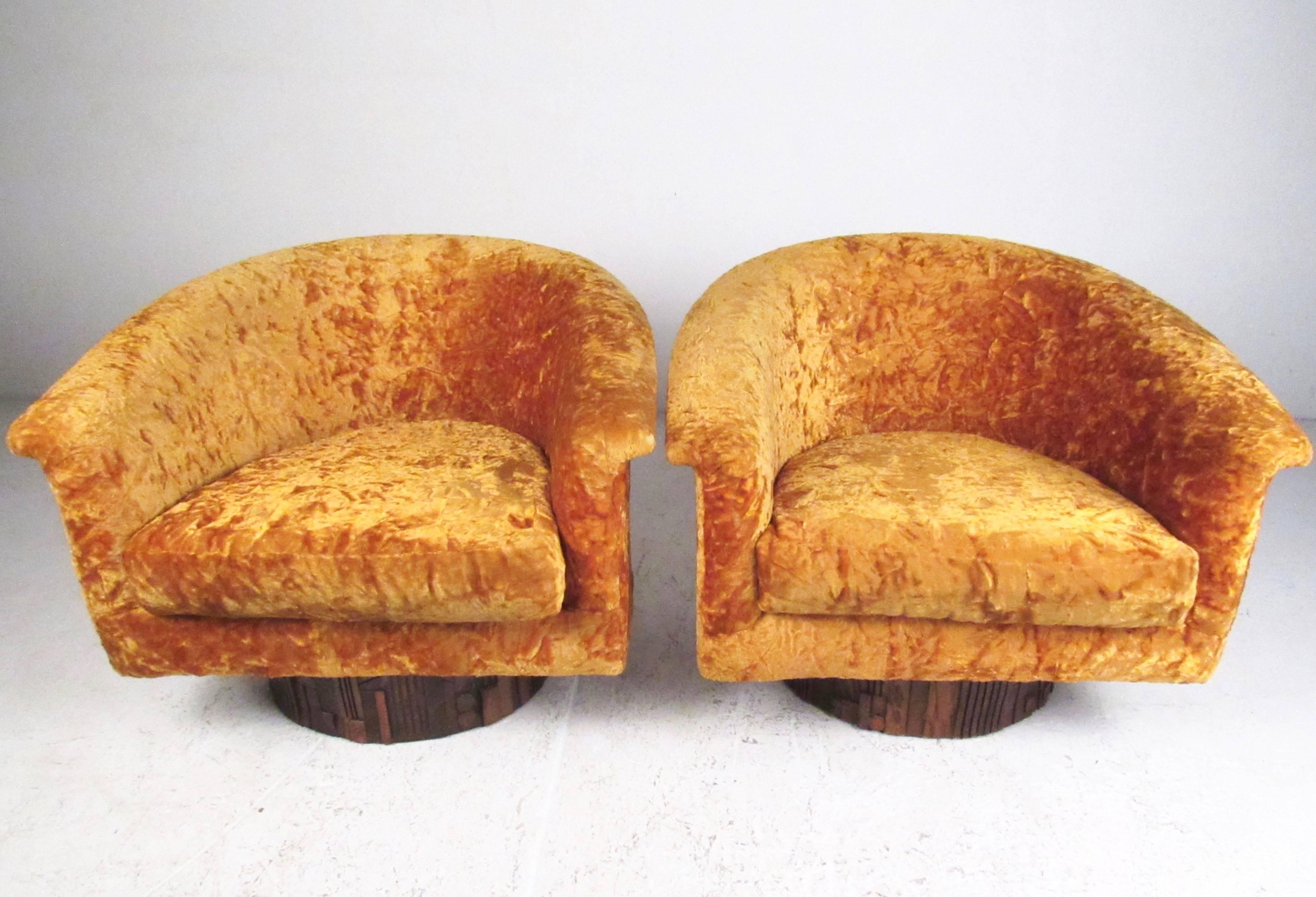 Mid-Century Modern Pair of Swivel Club Chairs by Adrian Pearsall for Craft Associates