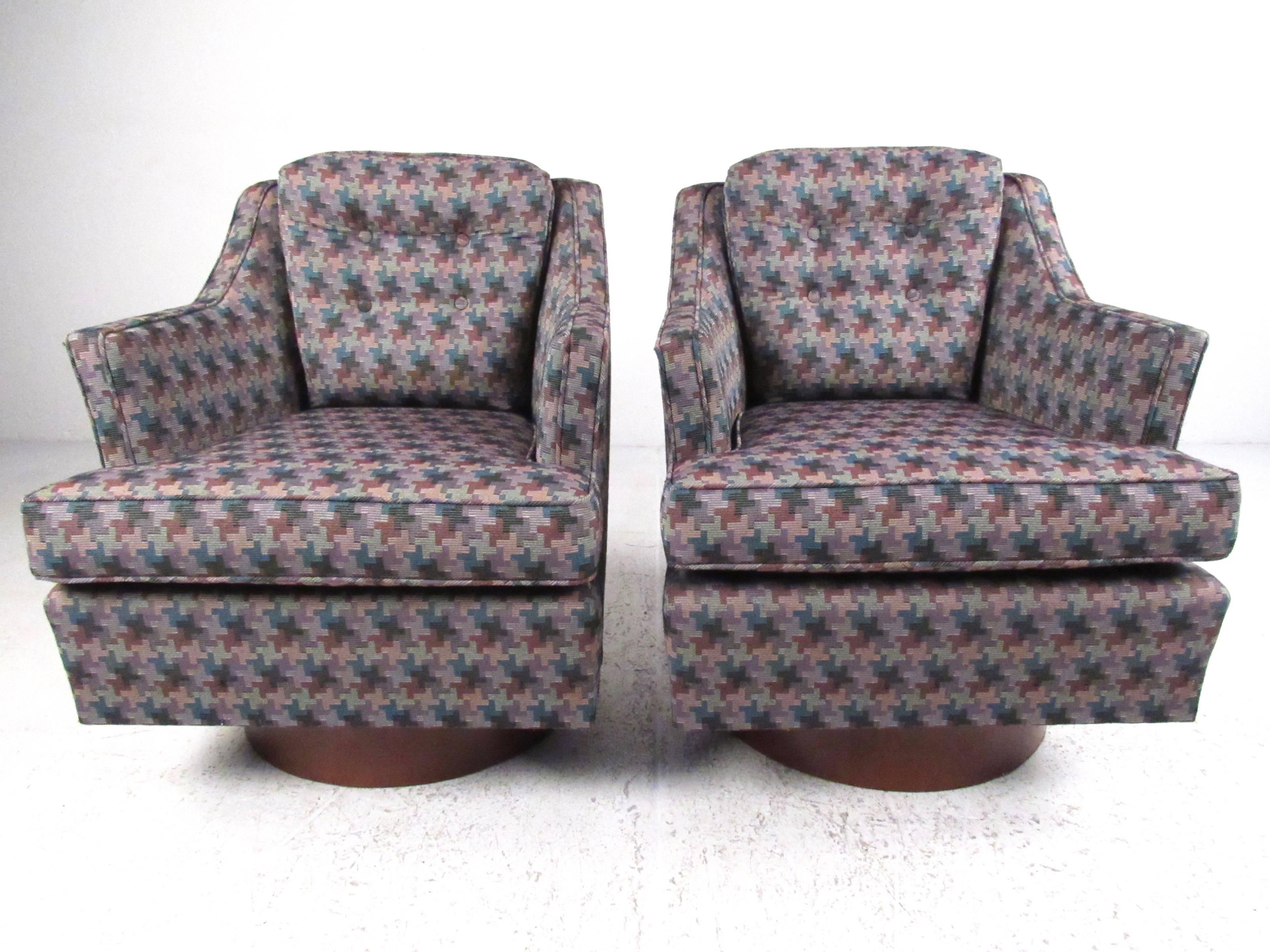 Mid-Century Modern Pair Stylish Modern Swivel Chairs