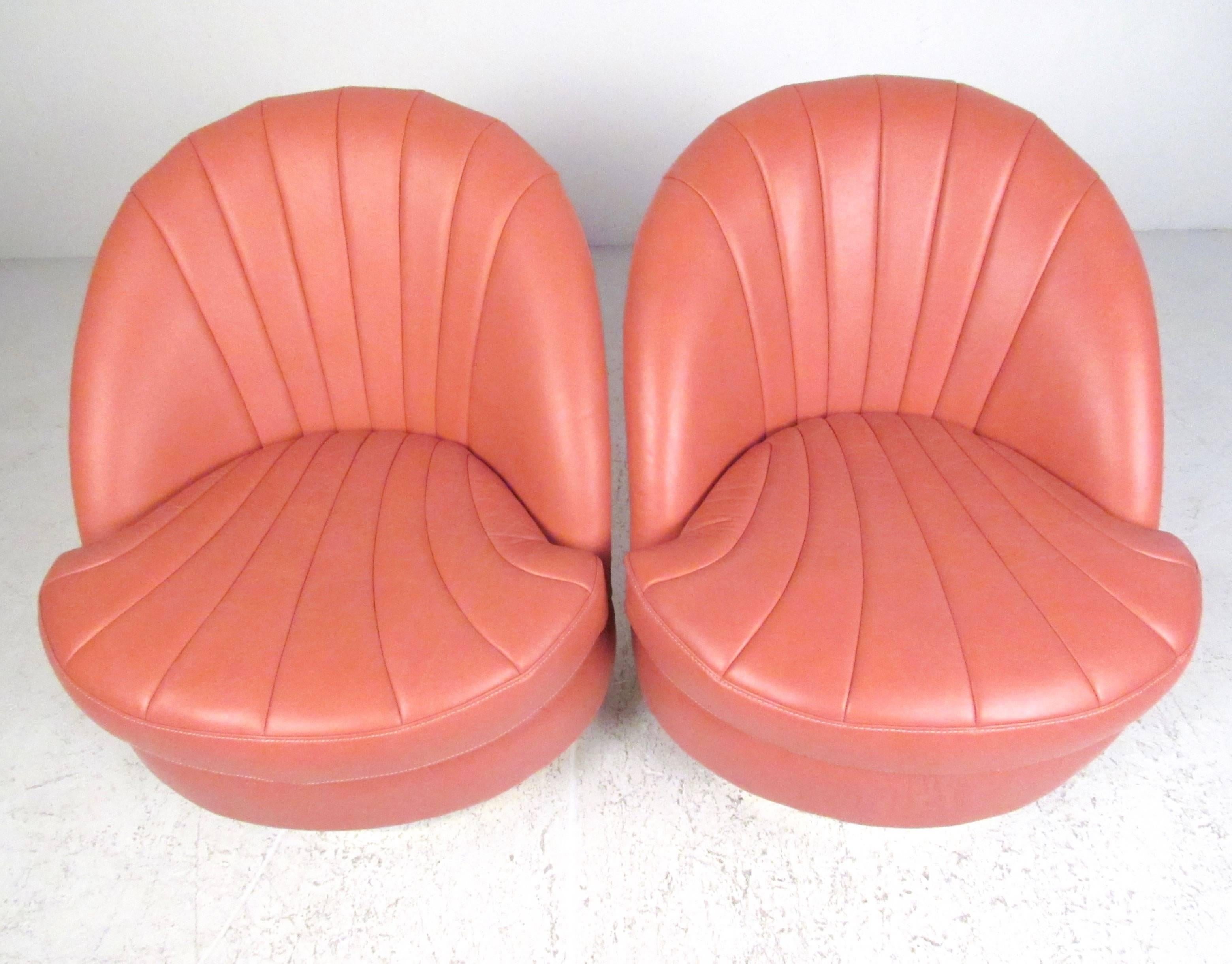 Mid-Century Modern Pair of Stylish Modern Swivel Club Chairs