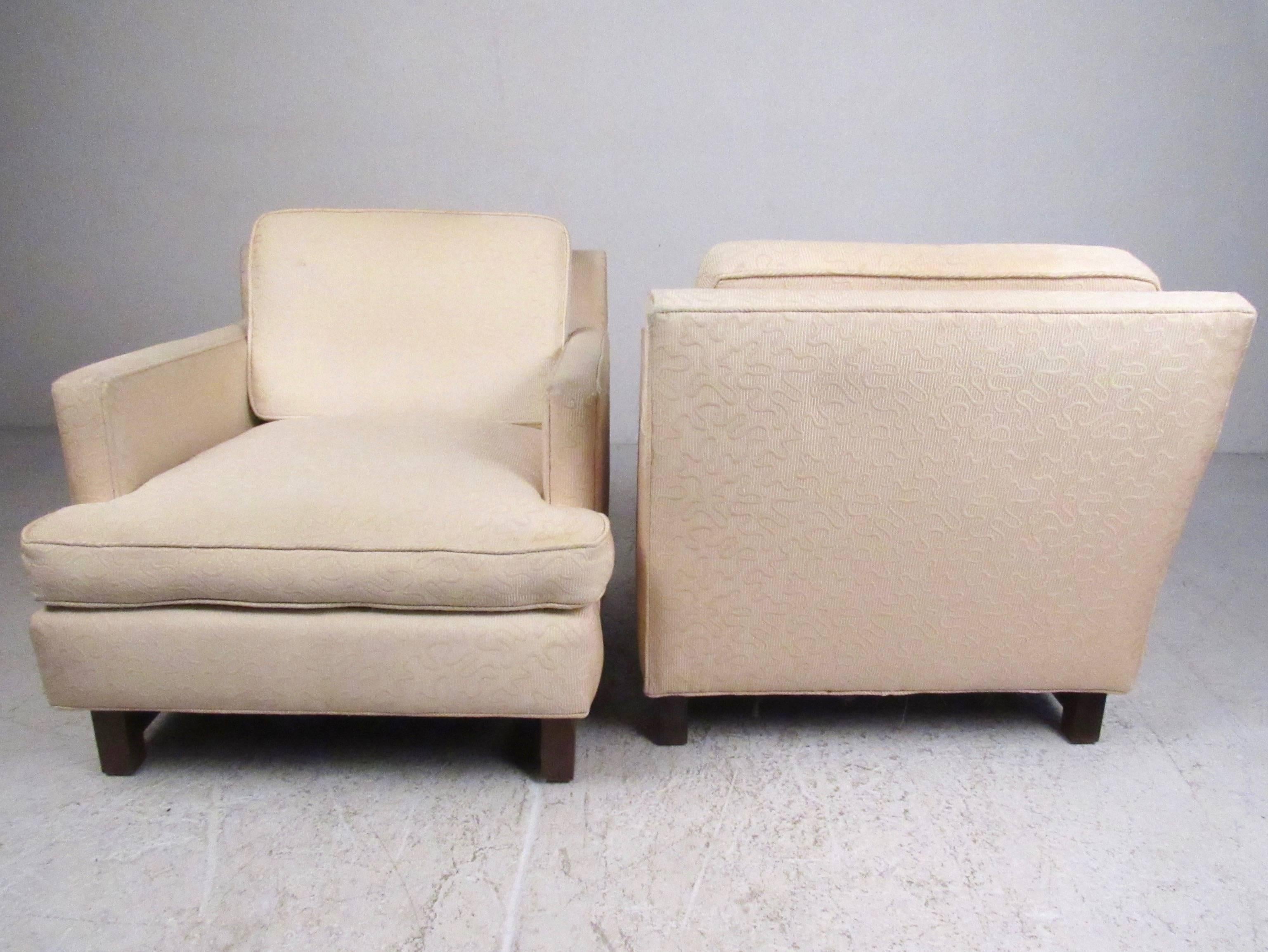 Ein Paar moderne Vintage-Loungesessel im Dunbar-Stil im Zustand „Gut“ im Angebot in Brooklyn, NY