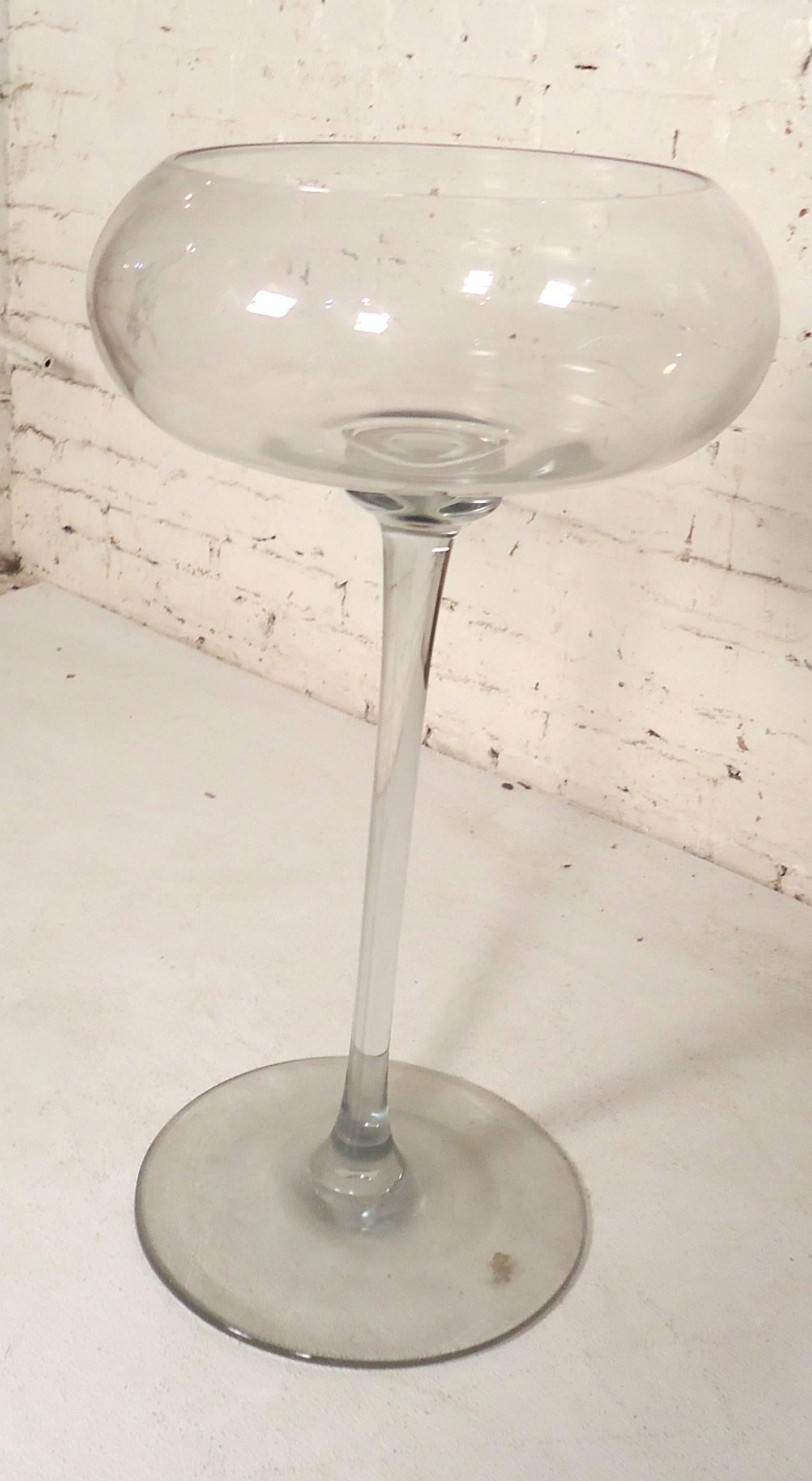 This is an extra large punch bowl or wine glass for bar decoration.

(Please confirm item location - NY or NJ - with dealer).
 