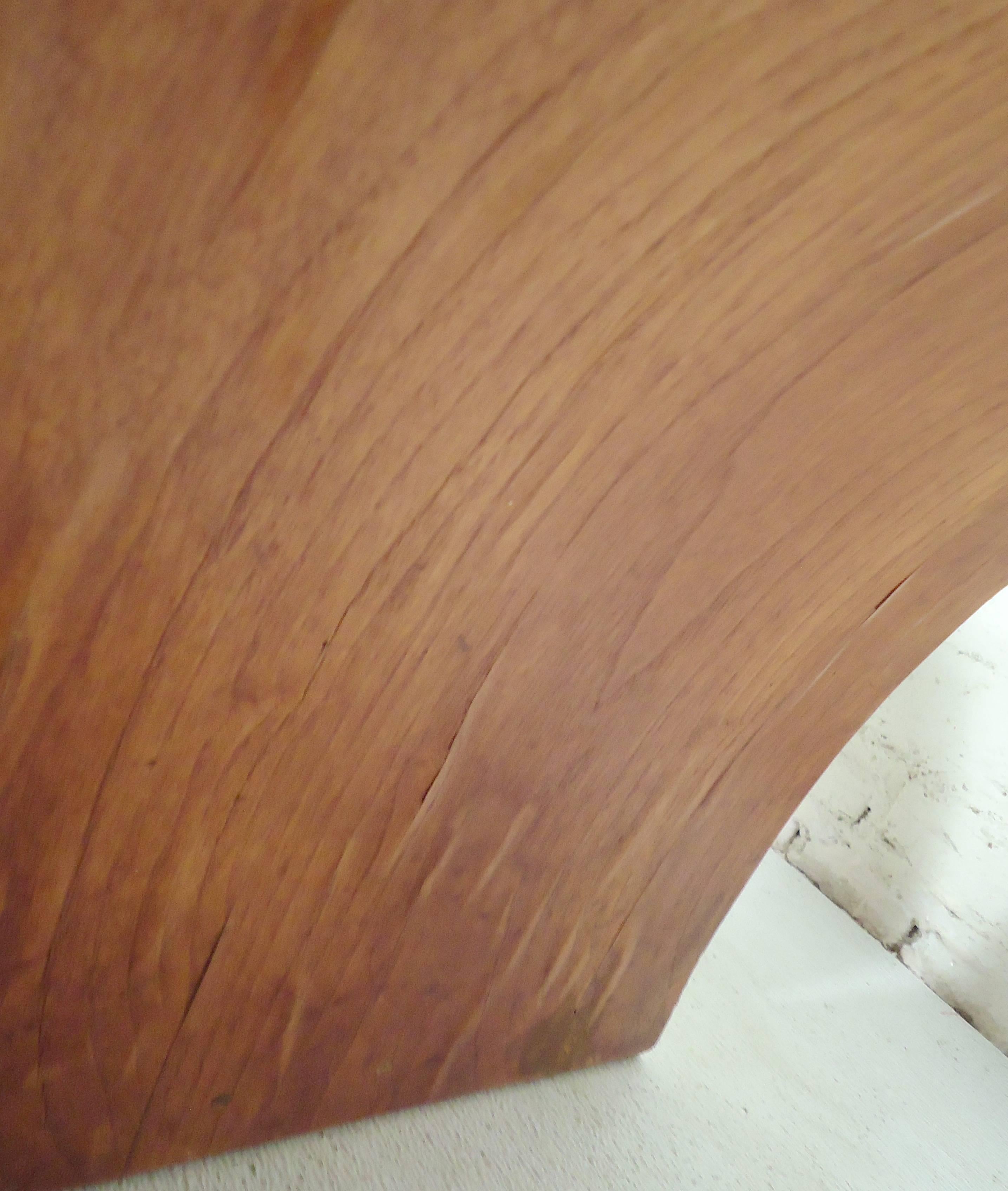 Table Basse Sculptée Unique en vente 2