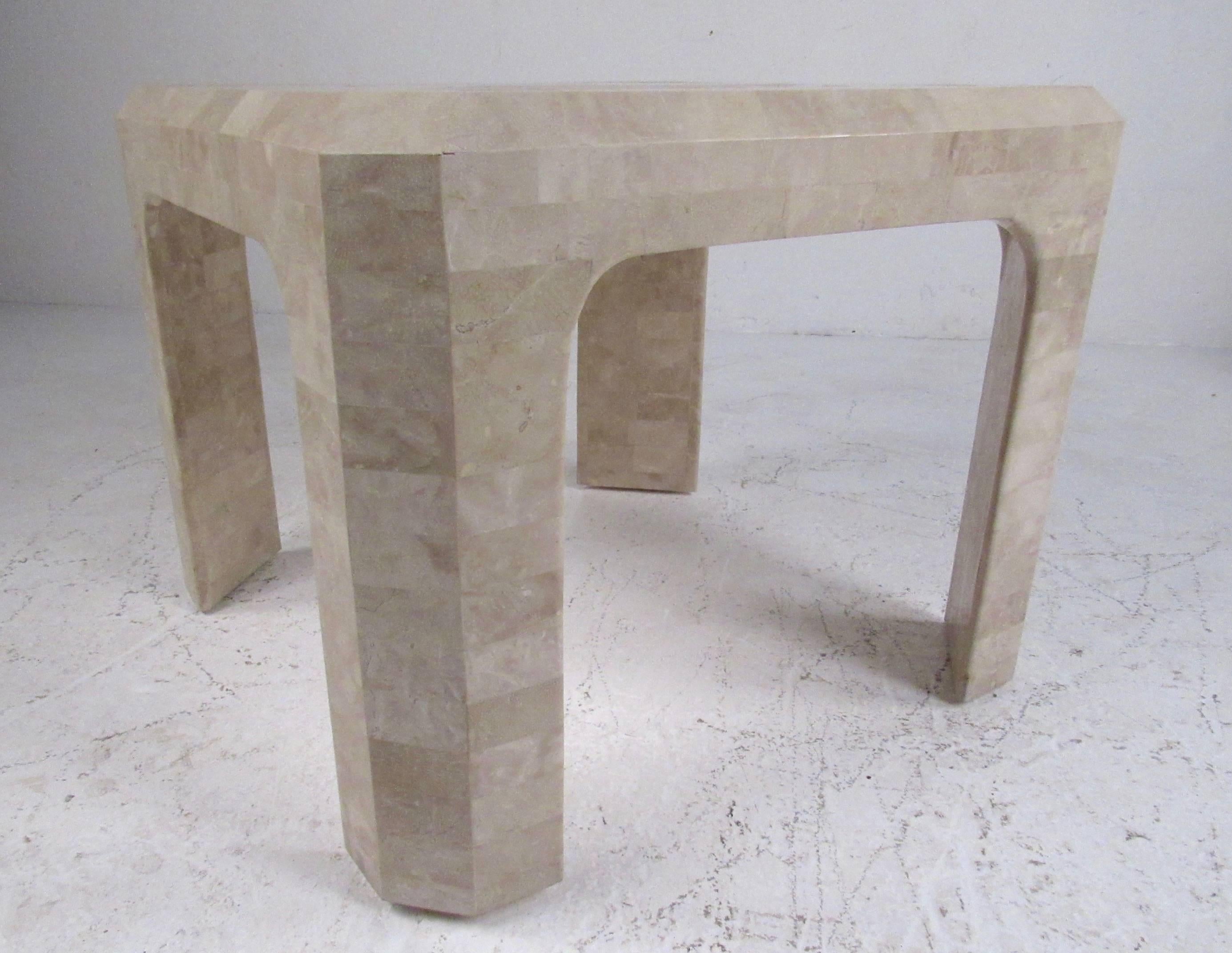 Pair of Tessellated Stone Lamp Tables in the Style of Maitland Smith In Good Condition In Brooklyn, NY