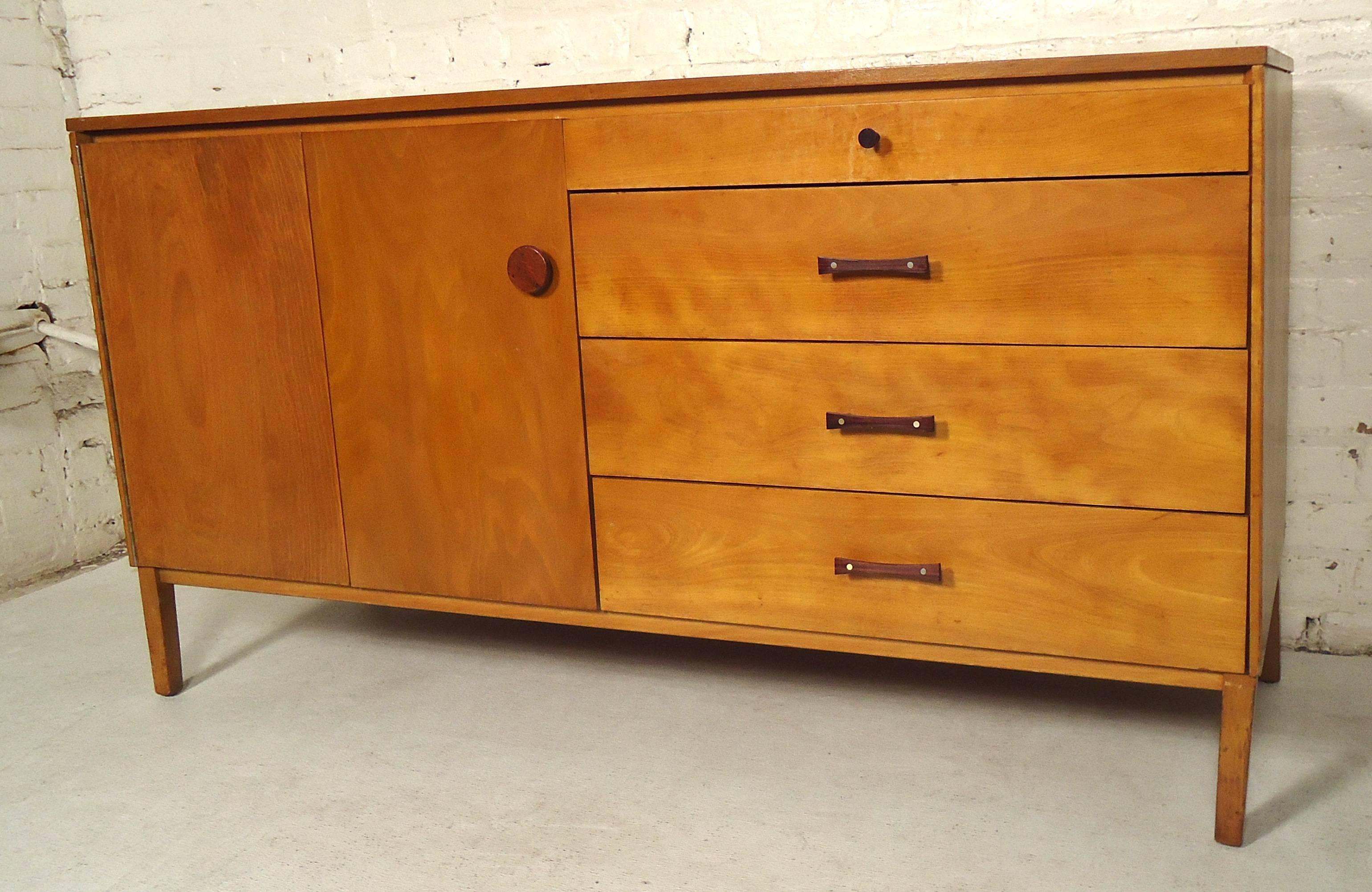 Mid-Century Modern Server by Paul McCobb In Good Condition In Brooklyn, NY