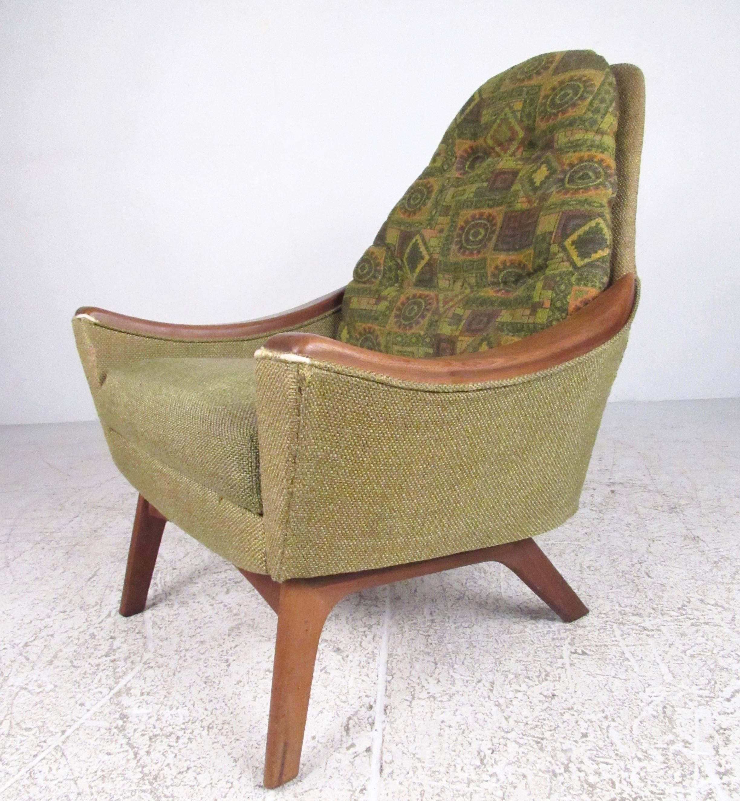 American Mid-Century Modern Armchair in the Style of Adrian Pearsall