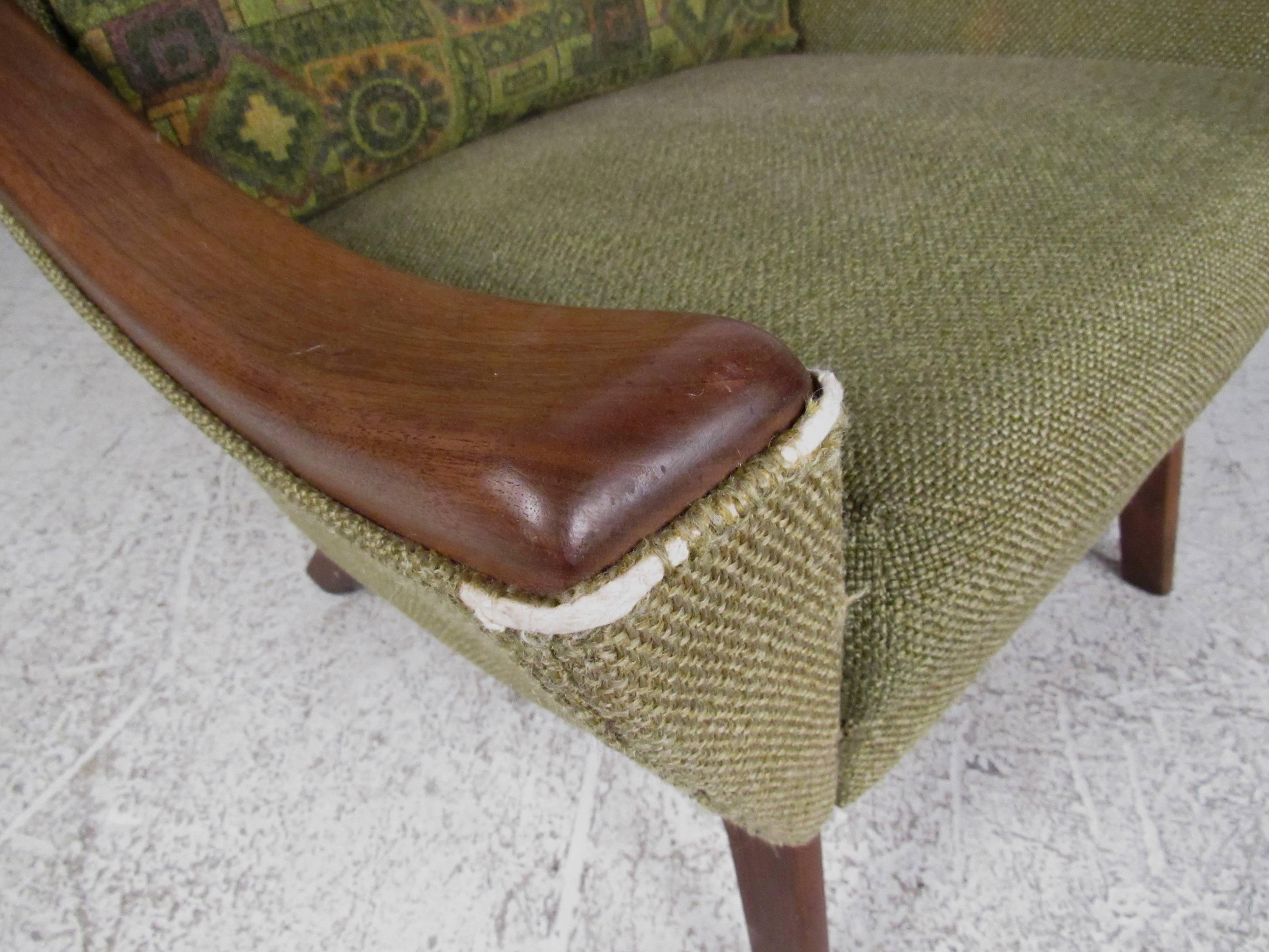 Mid-Century Modern Armchair in the Style of Adrian Pearsall 3