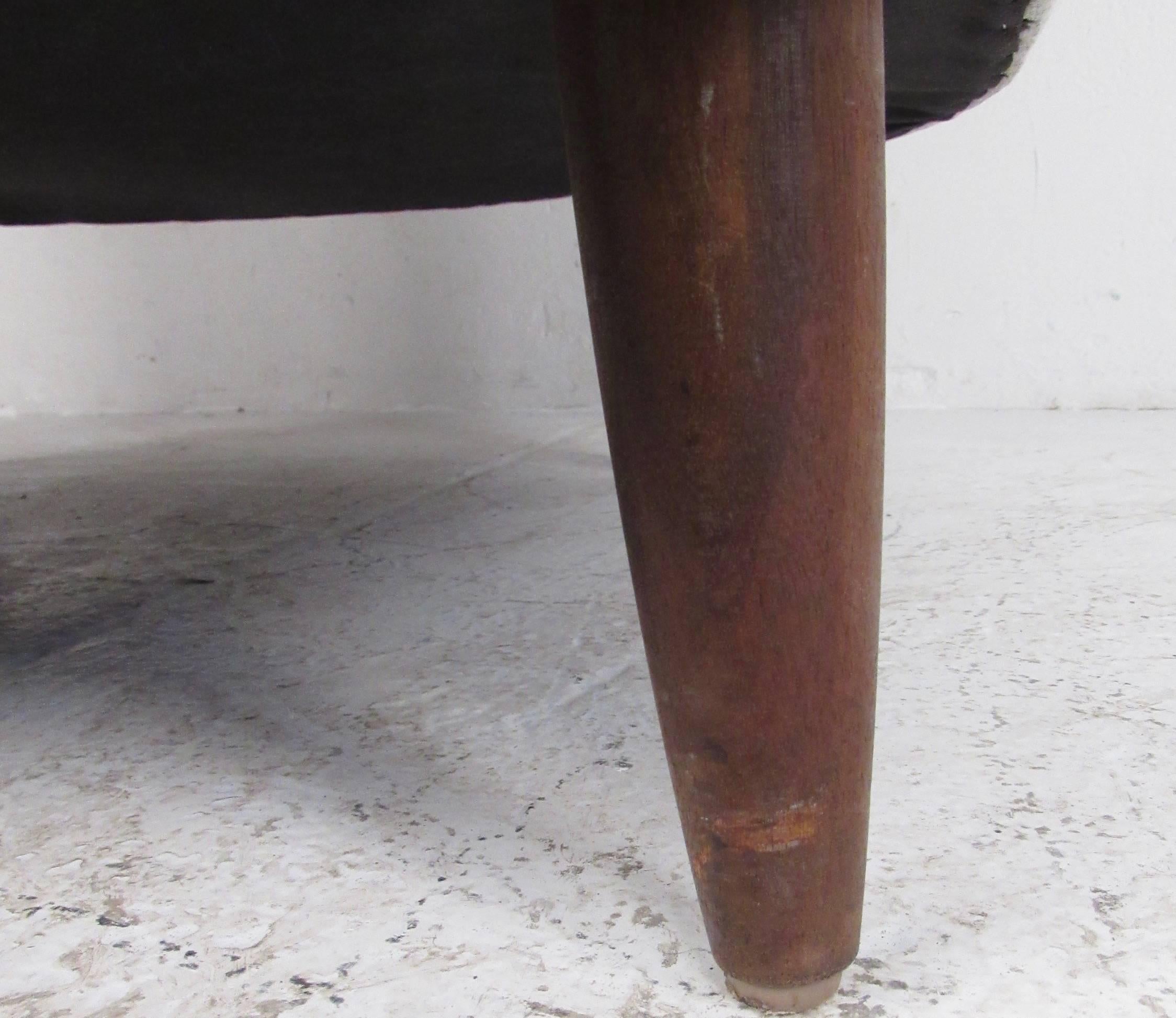 Vintage Modern Barrel Back Club Chair 1