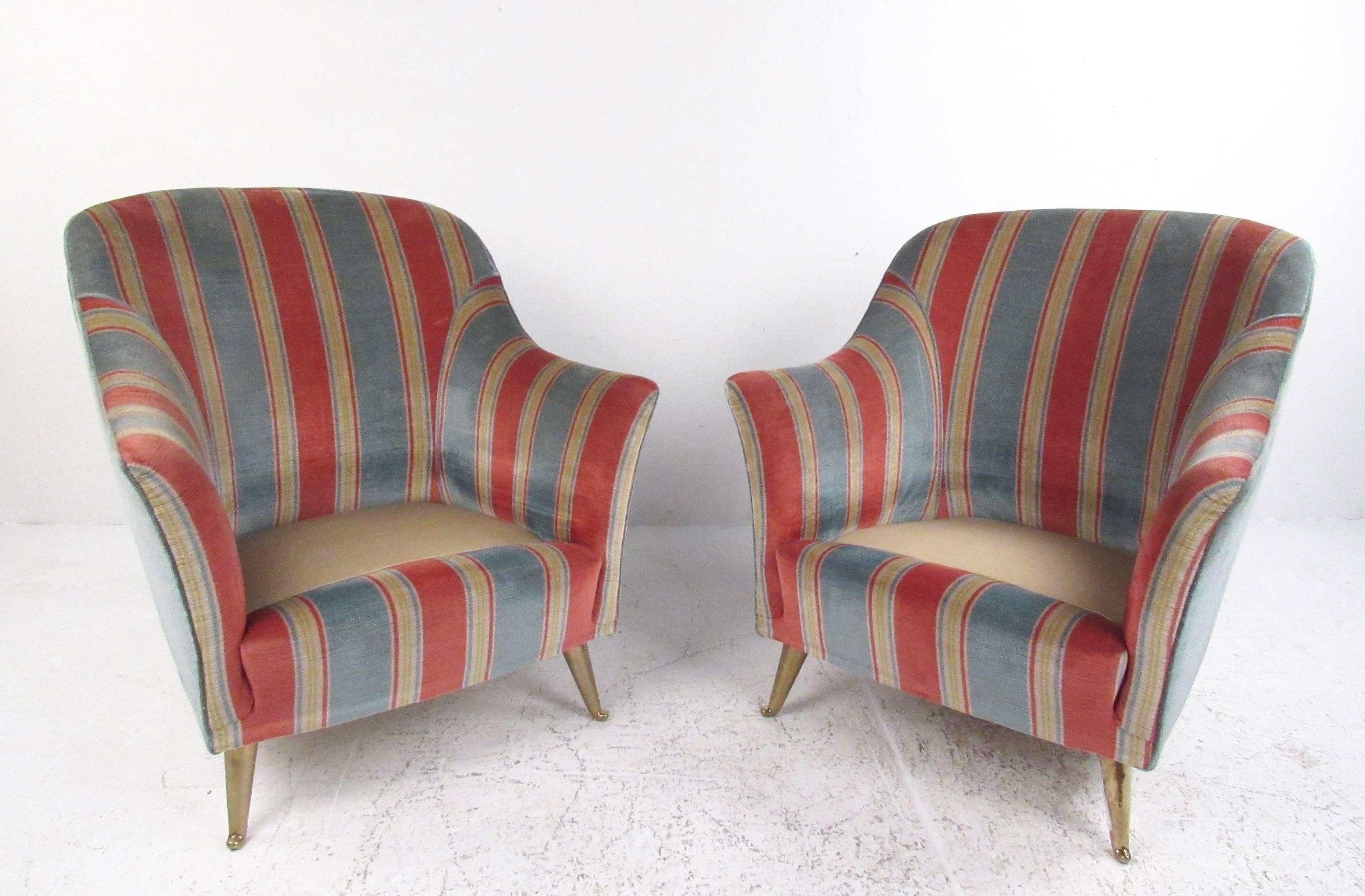 Mid-Century Modern Italian Modern Lounge Chairs in the Style of Gio Ponti