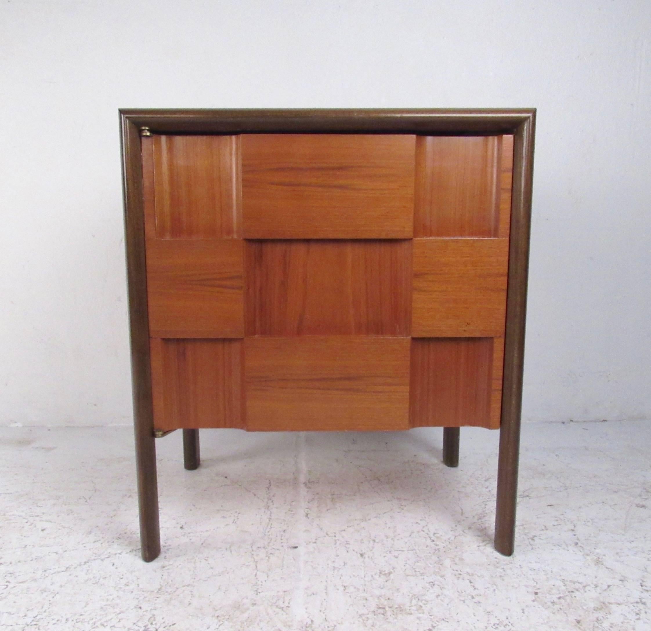 Mid-Century Modern Edmond Spence Nightstand With Checkerboard Front For Sale