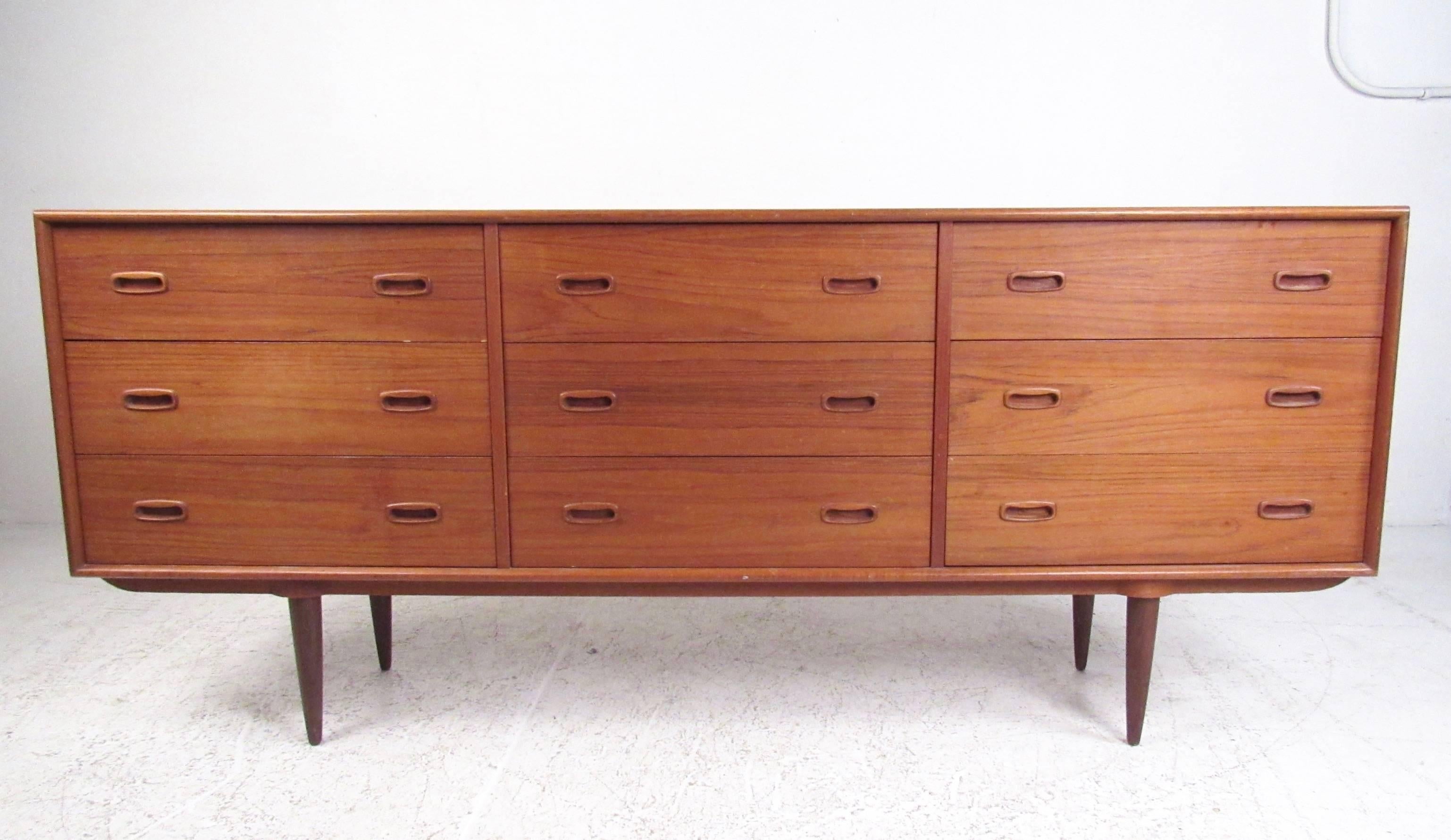 Scandinavian Modern Nine Drawer Bedroom Dresser in Teak For Sale at ...