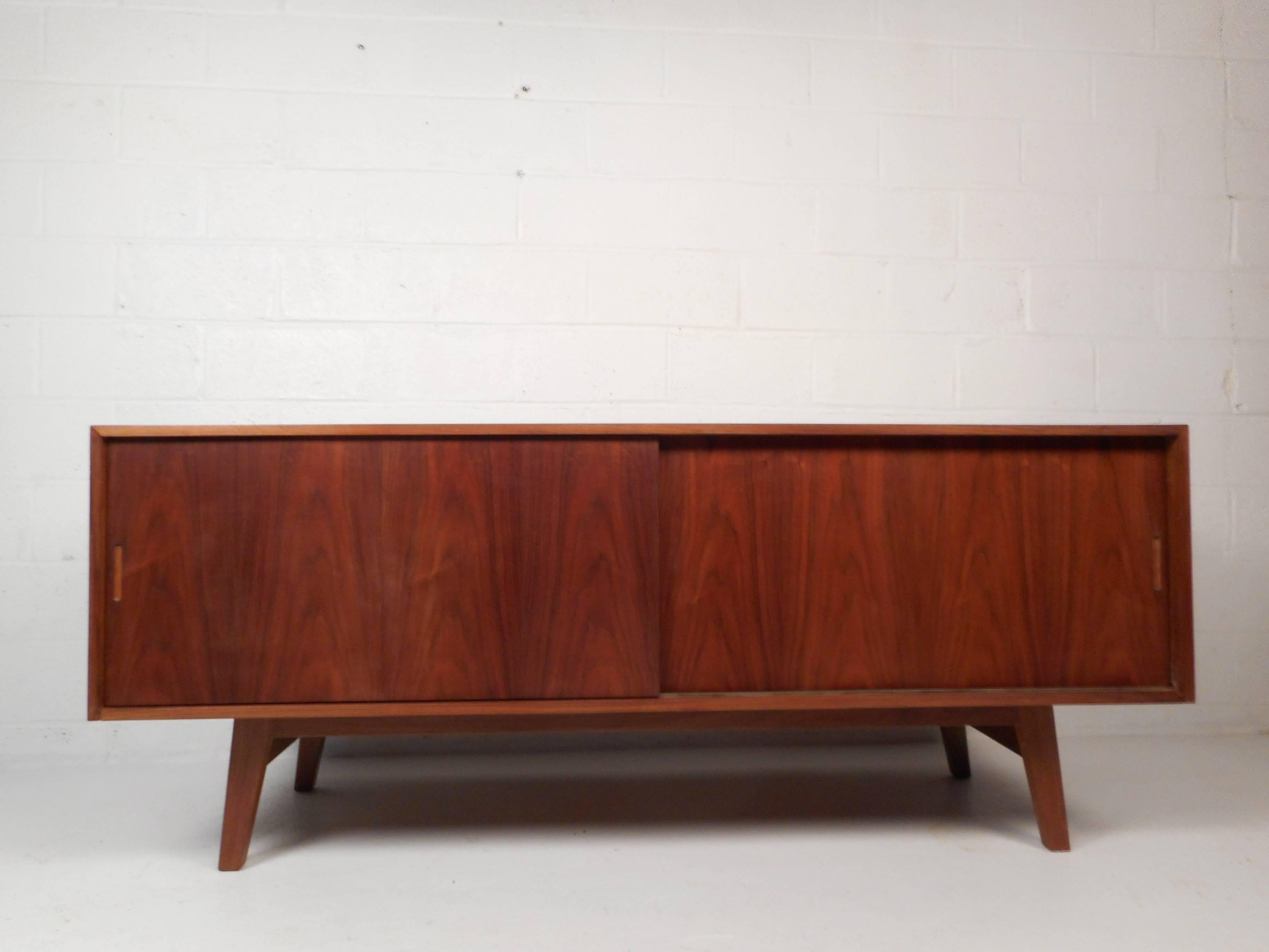 Large Vintage Walnut Credenza Cabinet In Good Condition In Brooklyn, NY