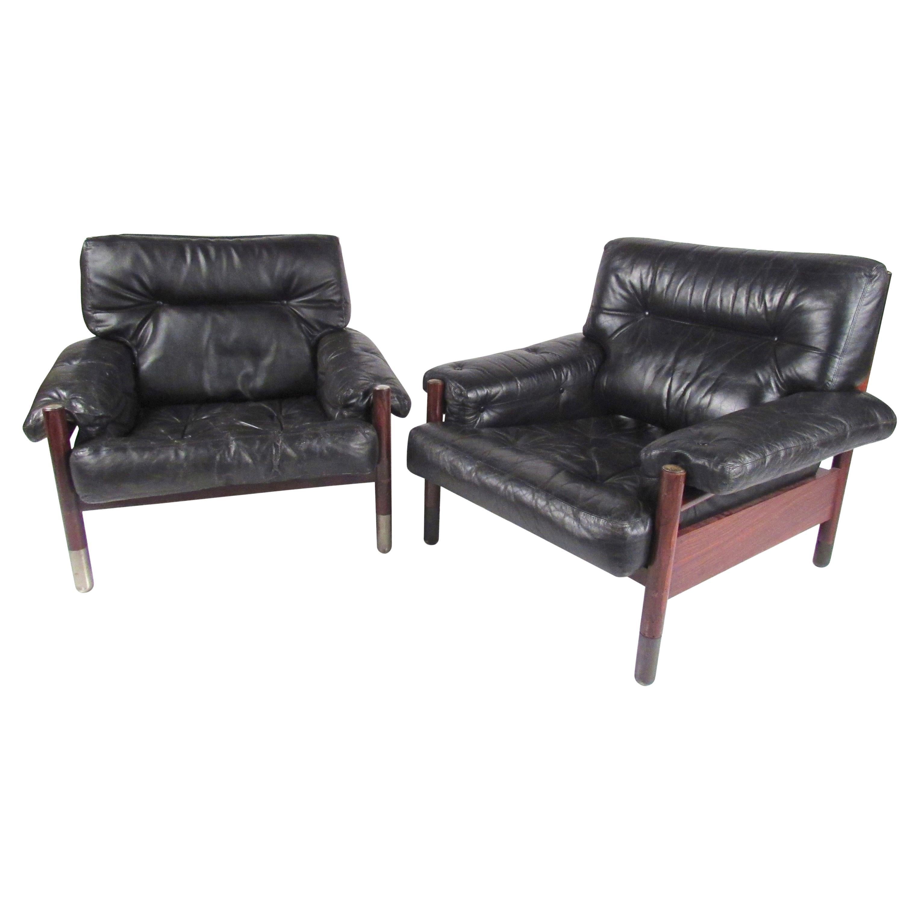 Pair of Lounge Chairs by Carlo de Carli for Sormani