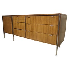 Credenza estilo Knoll de mediados de siglo