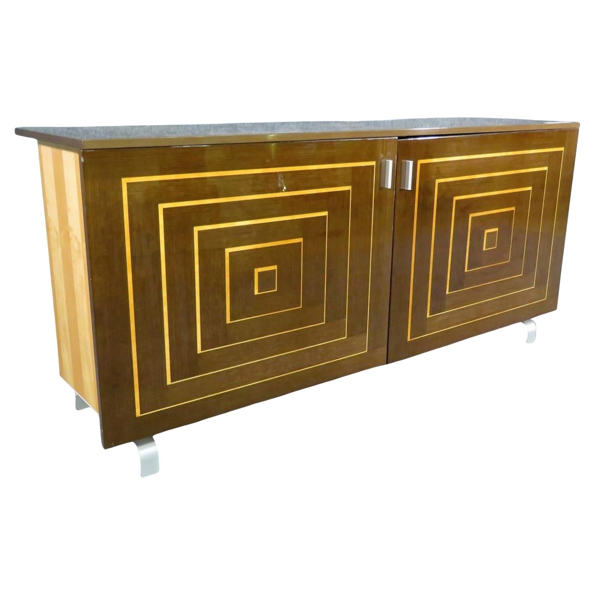 Bellissima credenza con intarsio