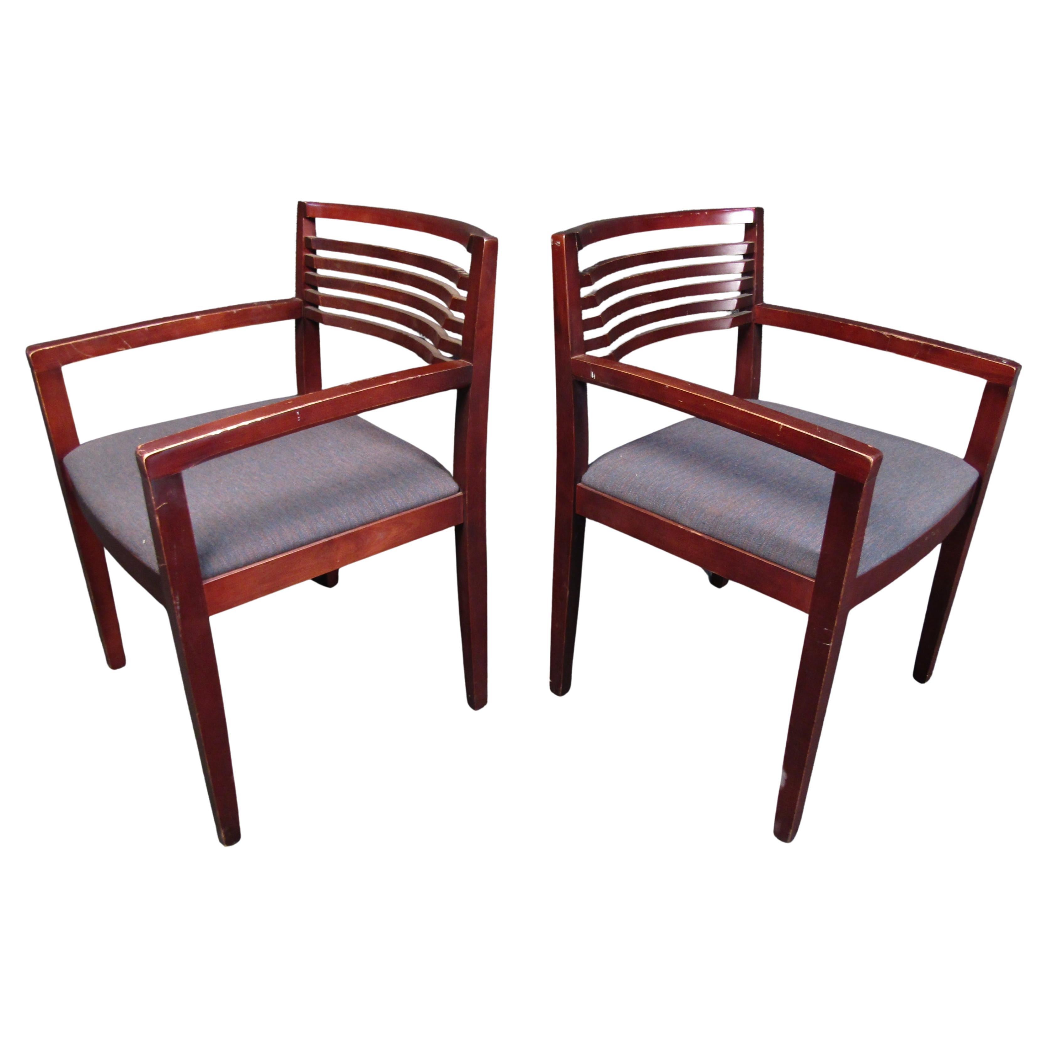 Paire de chaises modernes vintage et vintage