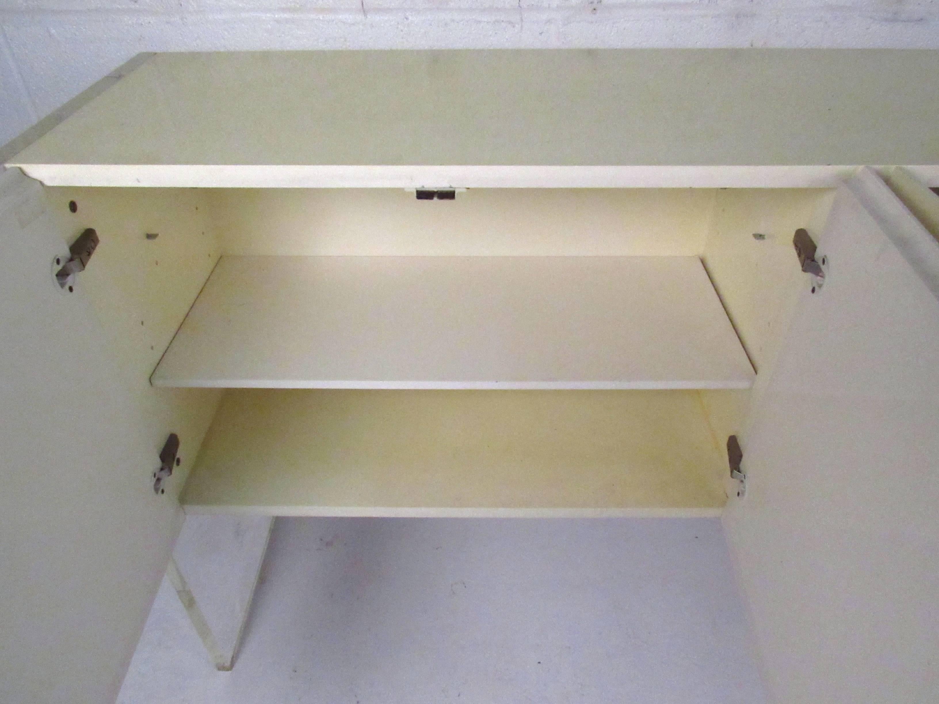 Mid-Century Modern Baughman Style Lucite and Lacquer Sideboard 1
