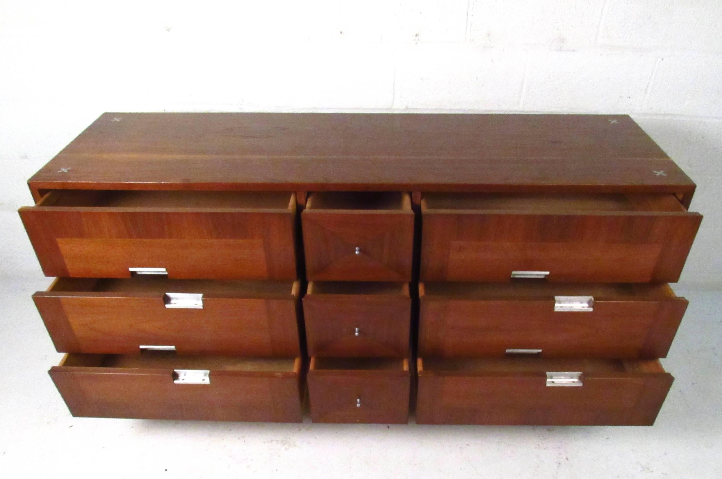 Veneer Mid-Century Modern Nine-Drawer Dresser by American of Martinsville