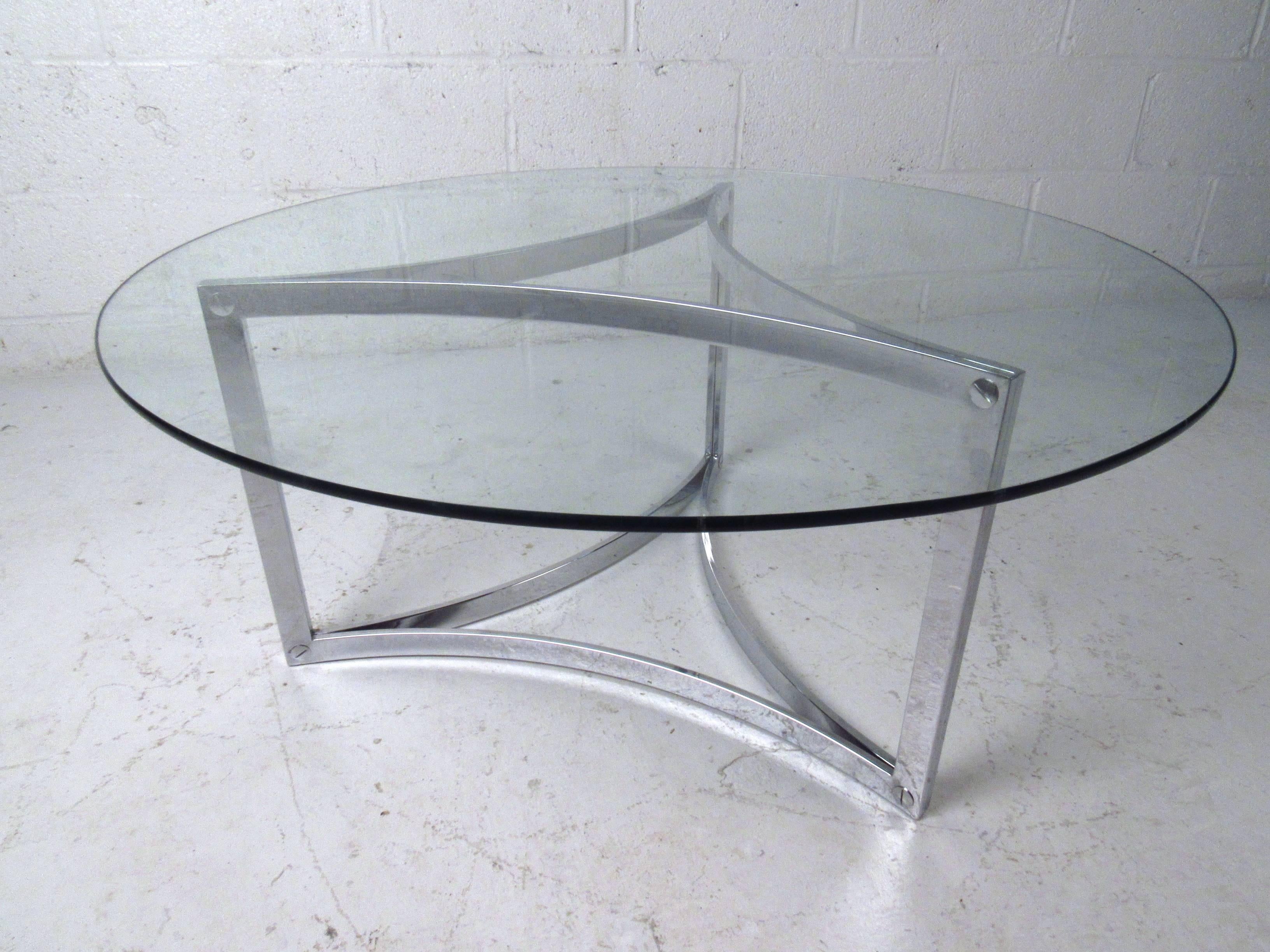 Mid-Century Modern Chrome Coffee Table In Good Condition For Sale In Brooklyn, NY