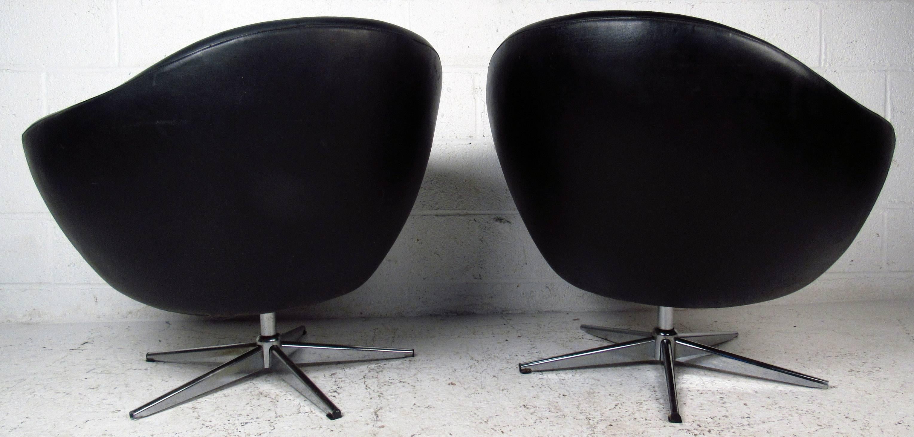 Mid-Century Modern Paire de chaises pivotantes Overman Pod en vente