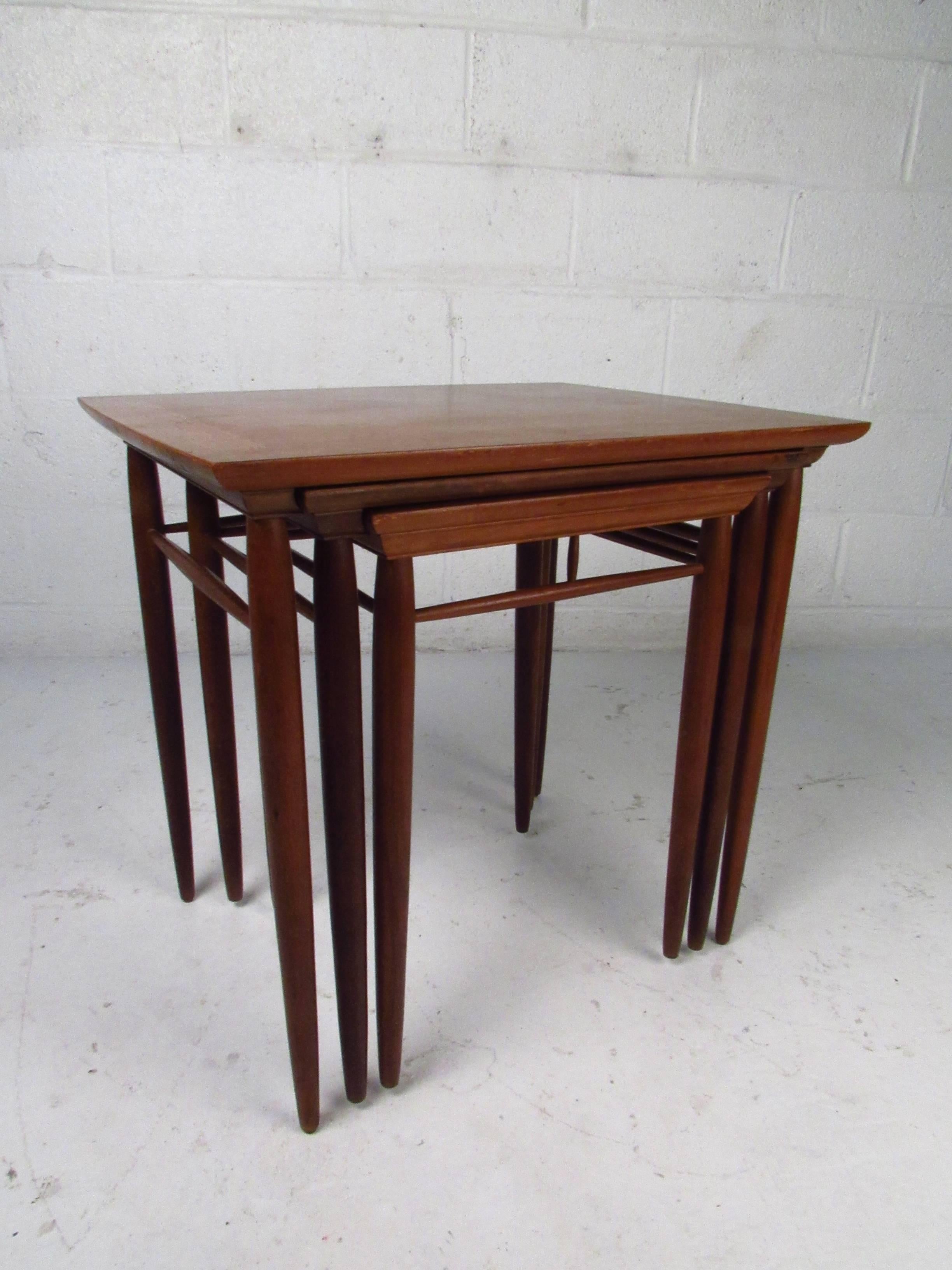 Set of Mid-Century Modern Henredon Nesting Tables 1