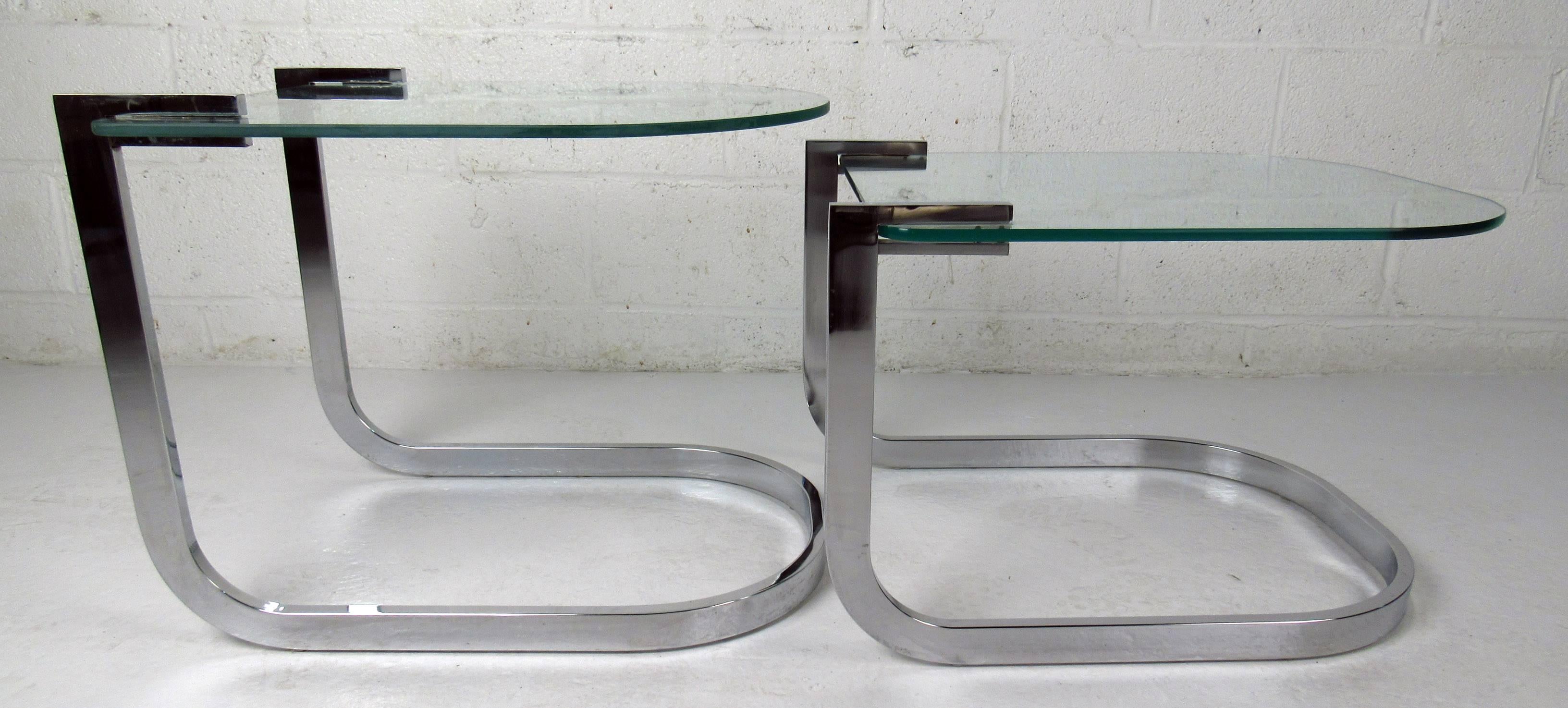 Set of Midcentury Chrome and Glass Nesting Tables by DIA For Sale 1