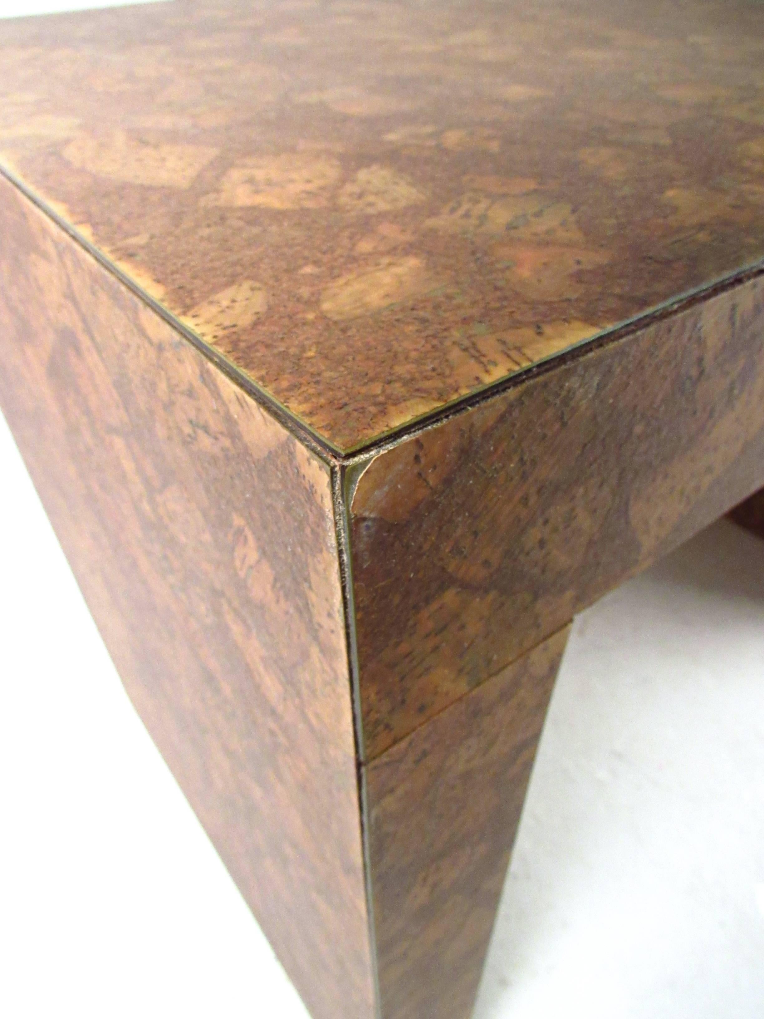 Mid-Century Modern Burl Cork-Top Parsons Style Side Table For Sale 1