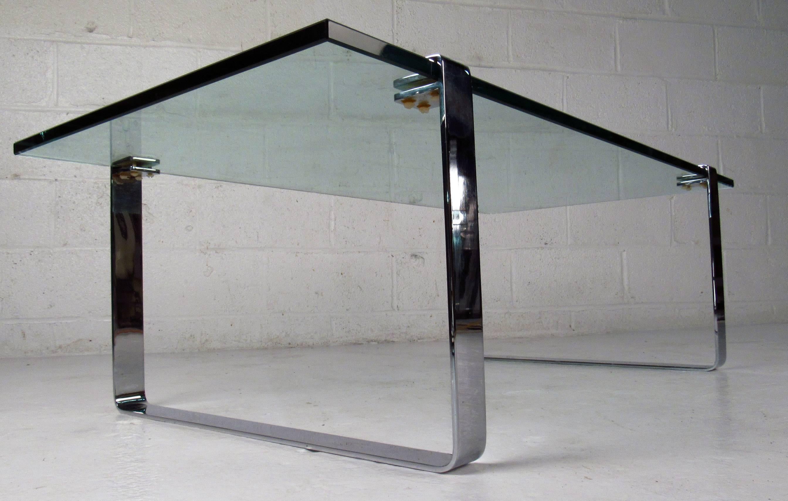 Midcentury Chrome and Glass Coffee Table In Good Condition In Brooklyn, NY