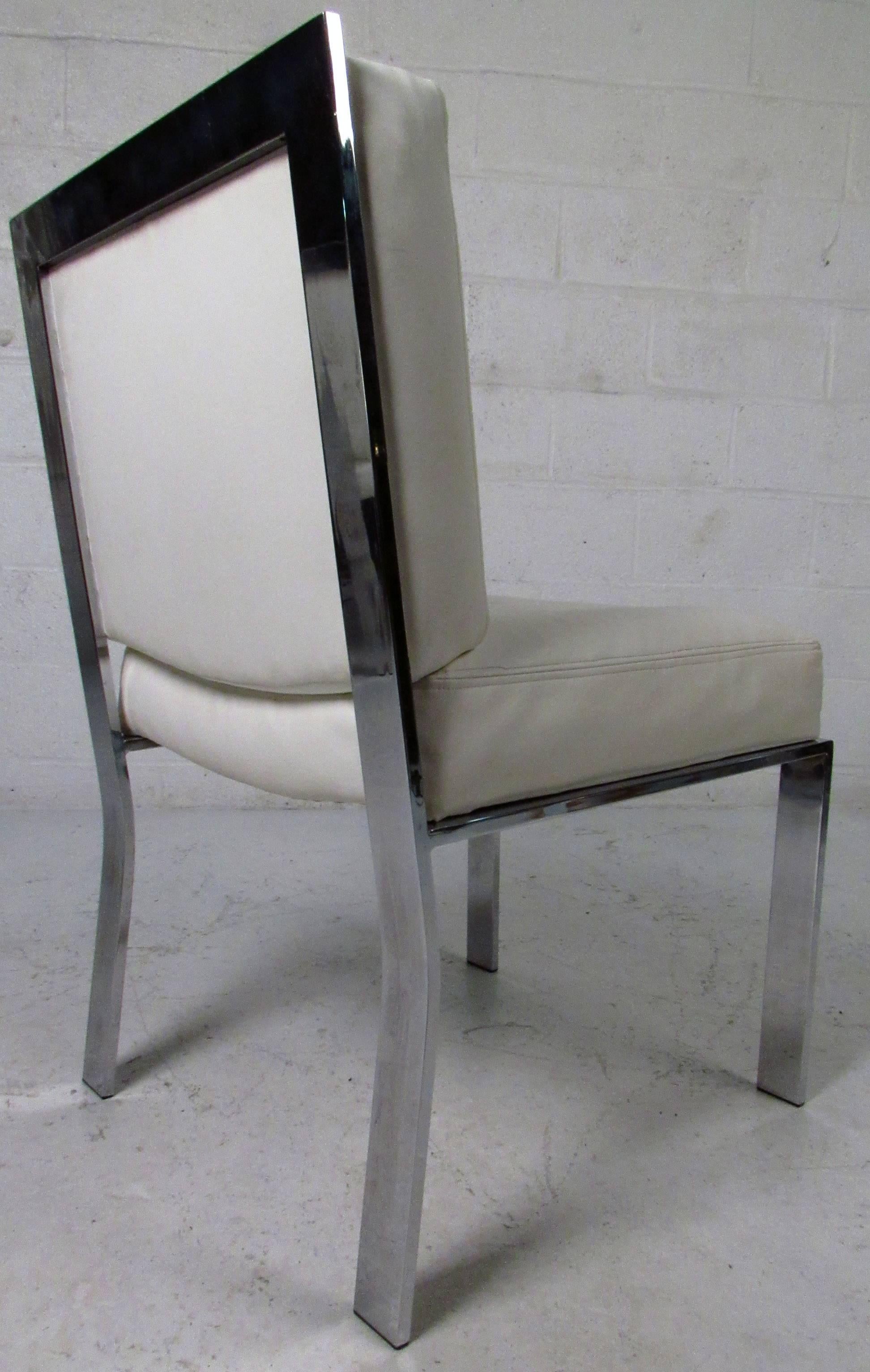 Moderne Esszimmerstühle aus der Mitte des Jahrhunderts, Milo Baughman zugeschrieben (Chrom) im Angebot
