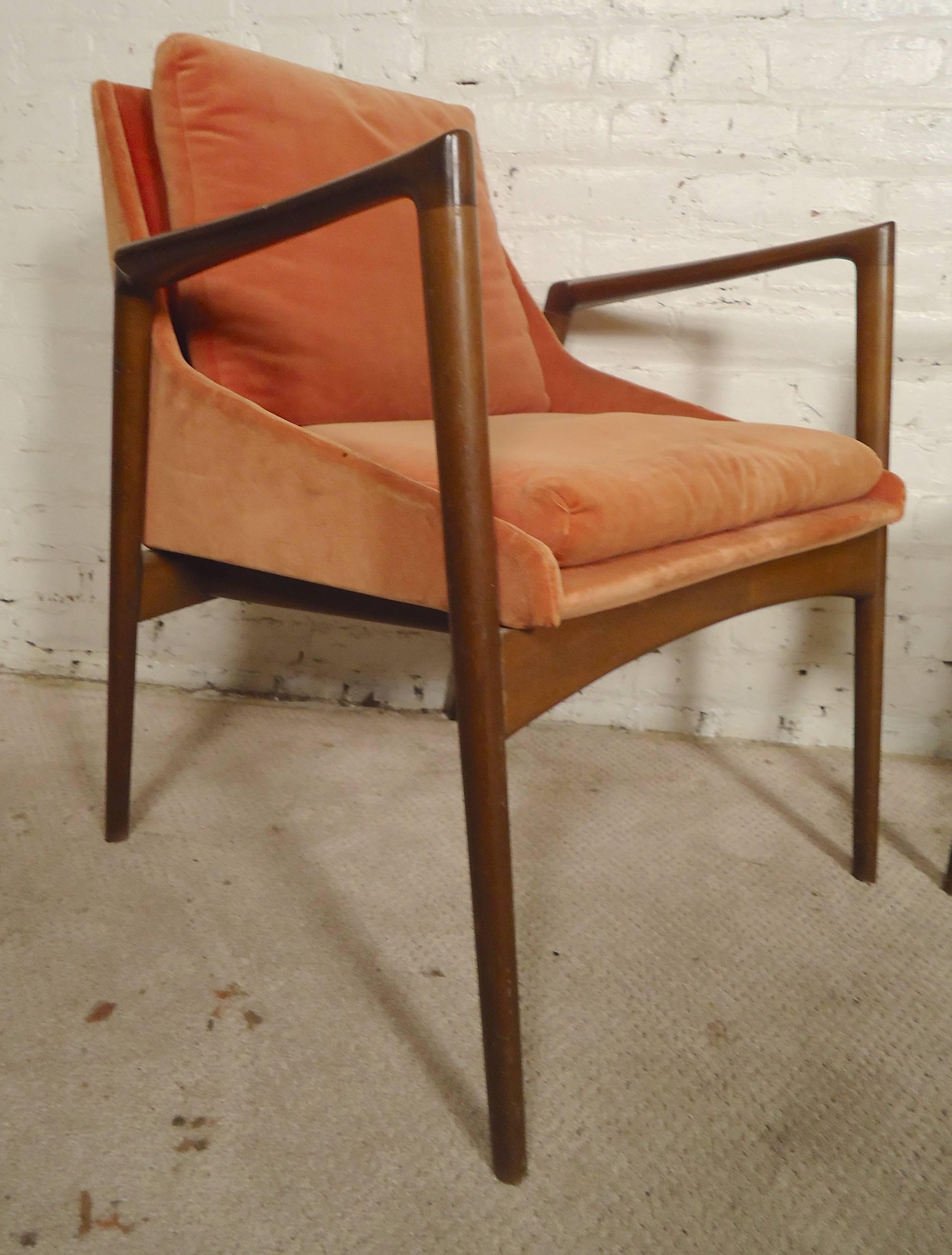 Impressive Danish Chairs By Kofod-Larsen In Good Condition In Brooklyn, NY