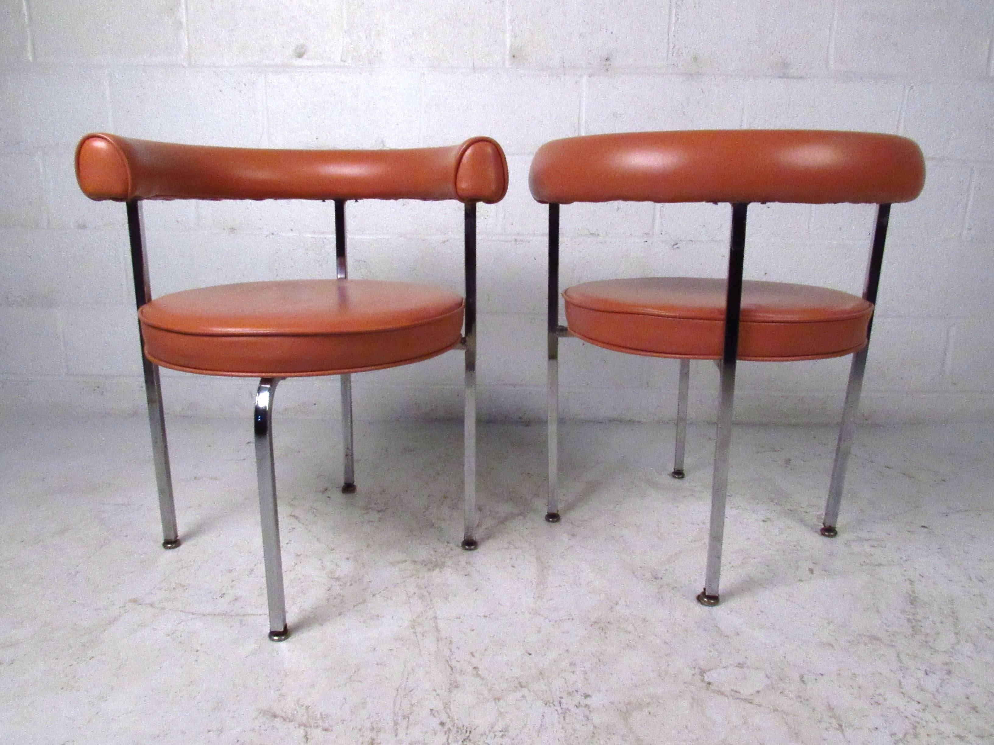 Mid-Century Modern Cassina Style Barrel Back Side Chairs In Good Condition In Brooklyn, NY