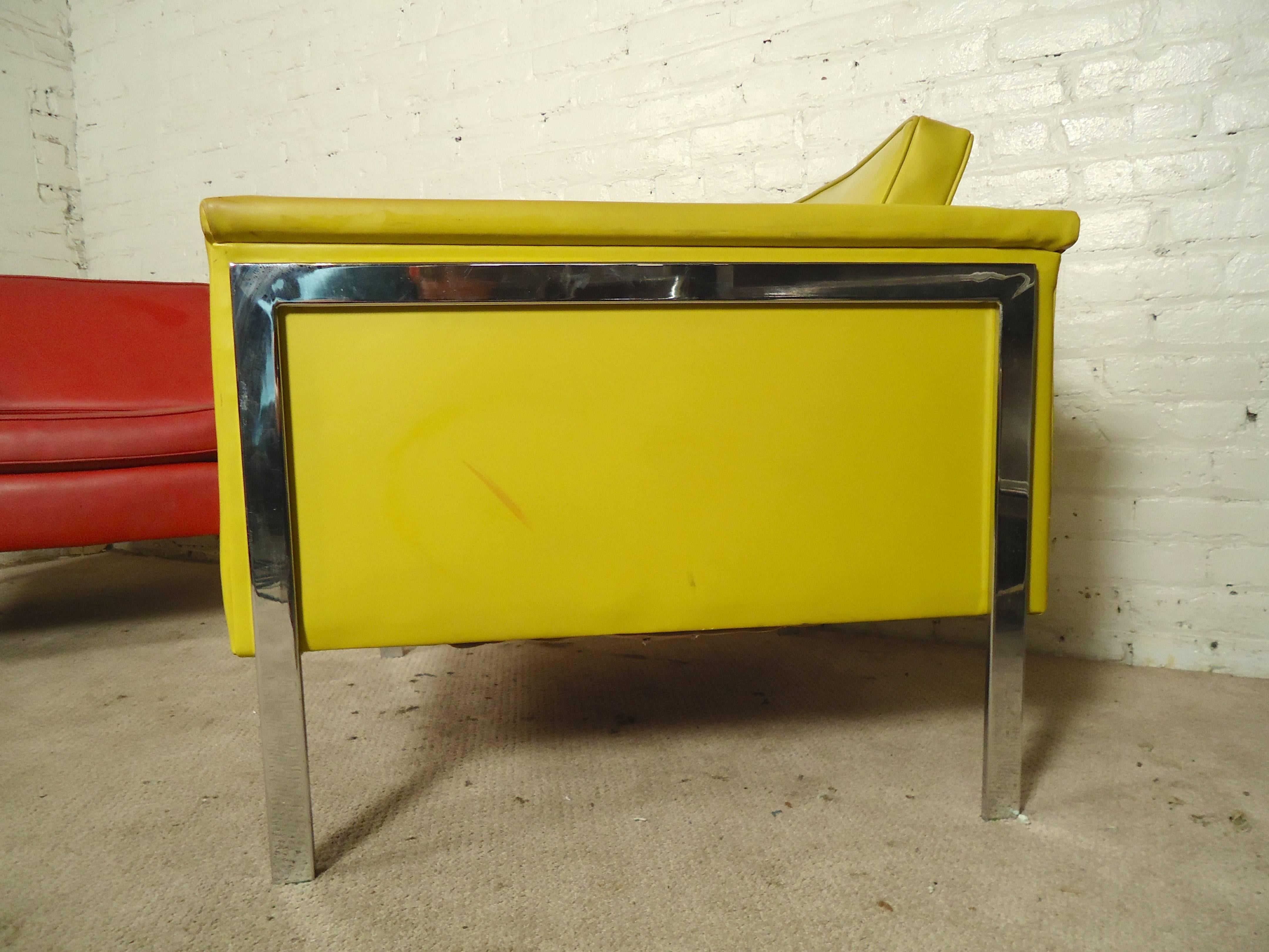 Pair Mid-Century Modern Lounge Chairs, Yellow and Red In Good Condition In Brooklyn, NY