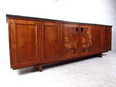 Buffet du milieu du siècle en noyer et ardoise dans le style de Phillip Lloyd Powell