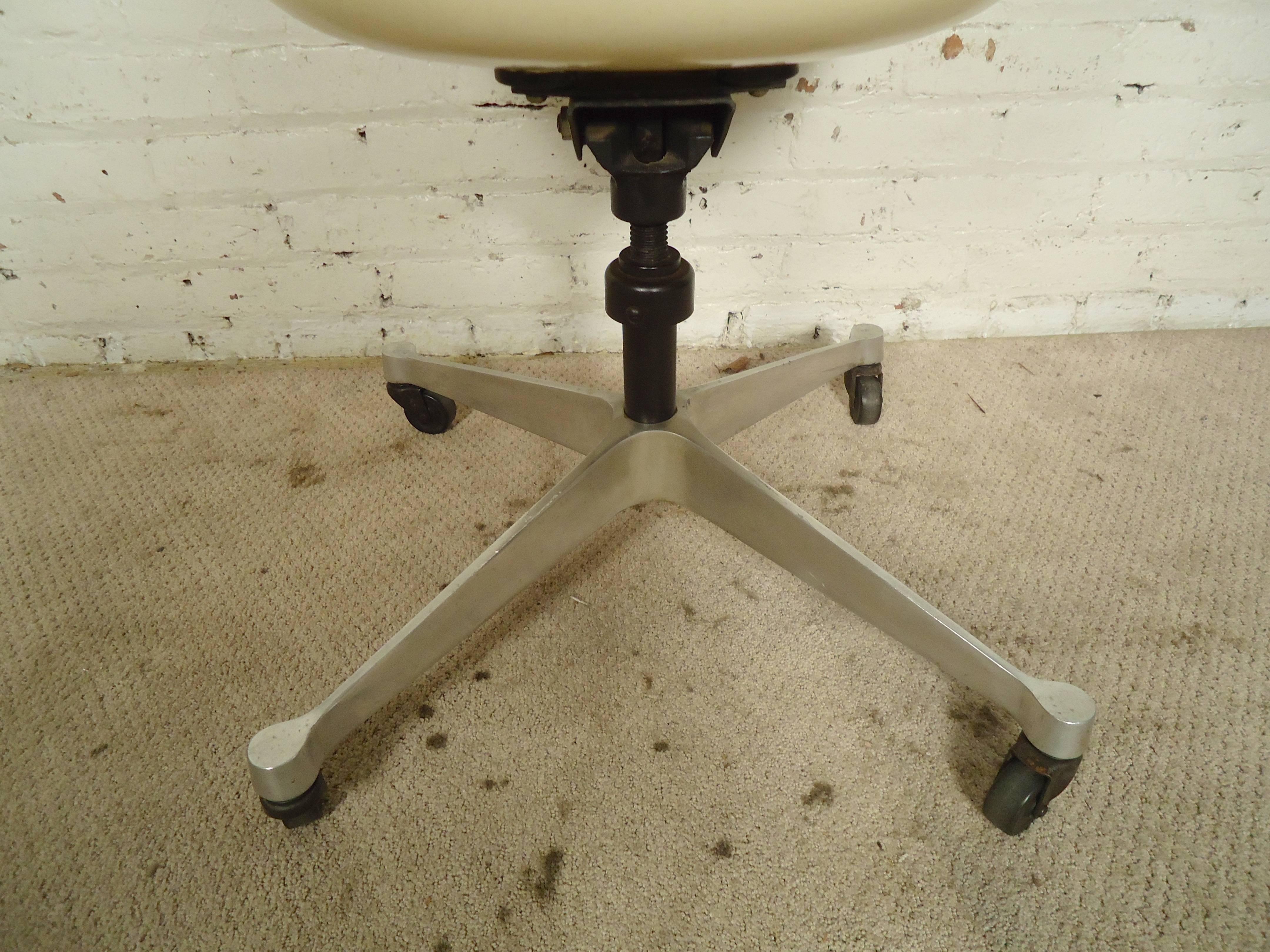 Mid-20th Century Herman Miller Desk Chair