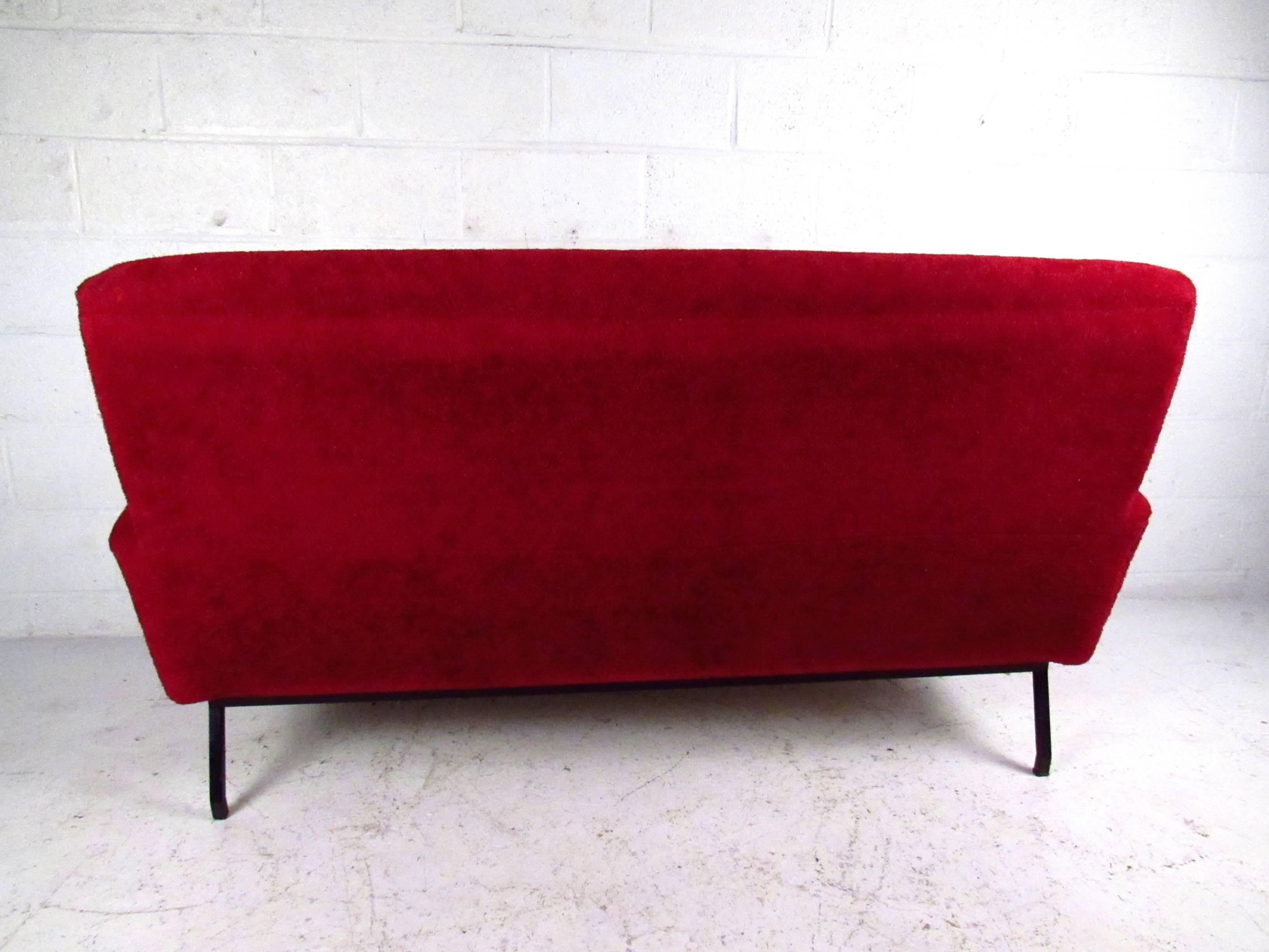 Mid-Century Modern Italian Sofa in the Style of Marco Zanuso 1