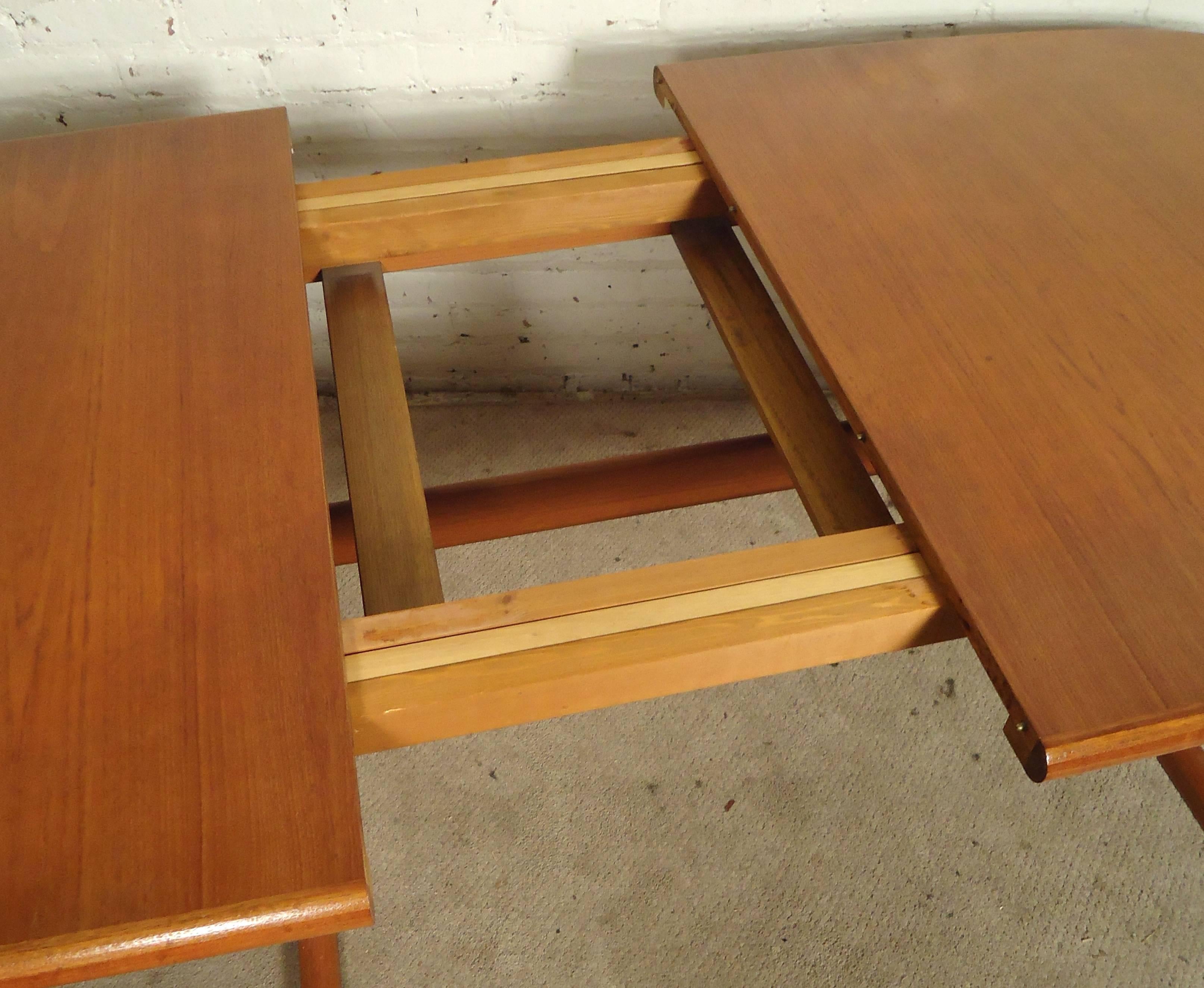 Nine Foot Danish Modern Dining Table In Good Condition In Brooklyn, NY