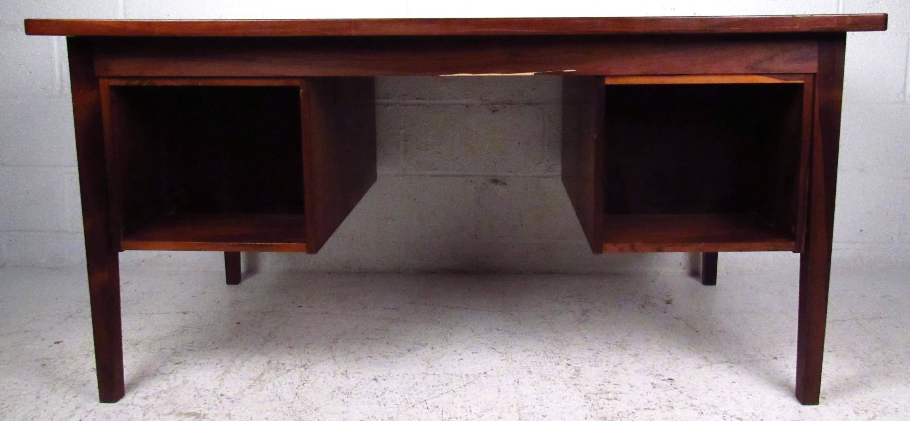 Midcentury Rosewood Desk with Finished Back 3